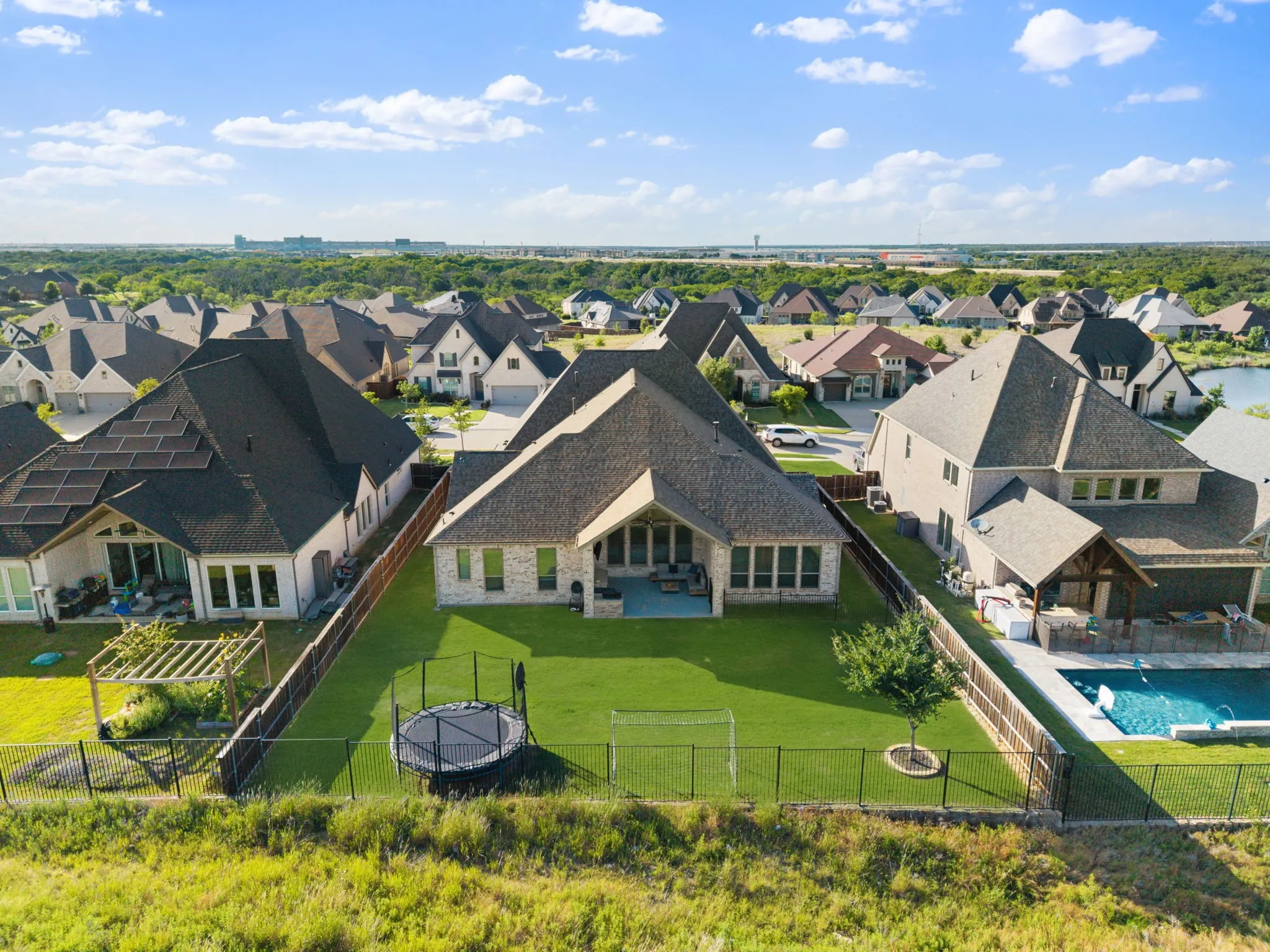 Single Family Residence For Sale in Denton County , 996 Myers Park Trail, Roanoke, Texas 76262, 5 Bedroom, 6 Bathroom, 2 Garage spaces, 3,760 Sqft, built in 2020, mls#21298645, Real Estate Agent in Roanoke, Homes For Sale in Denton county, Homes For Sale in Roanoke, Realtor in Roanoke Texas, Real Estate Brokerage Independent Realty Texas, Luminita Cordes Realtor