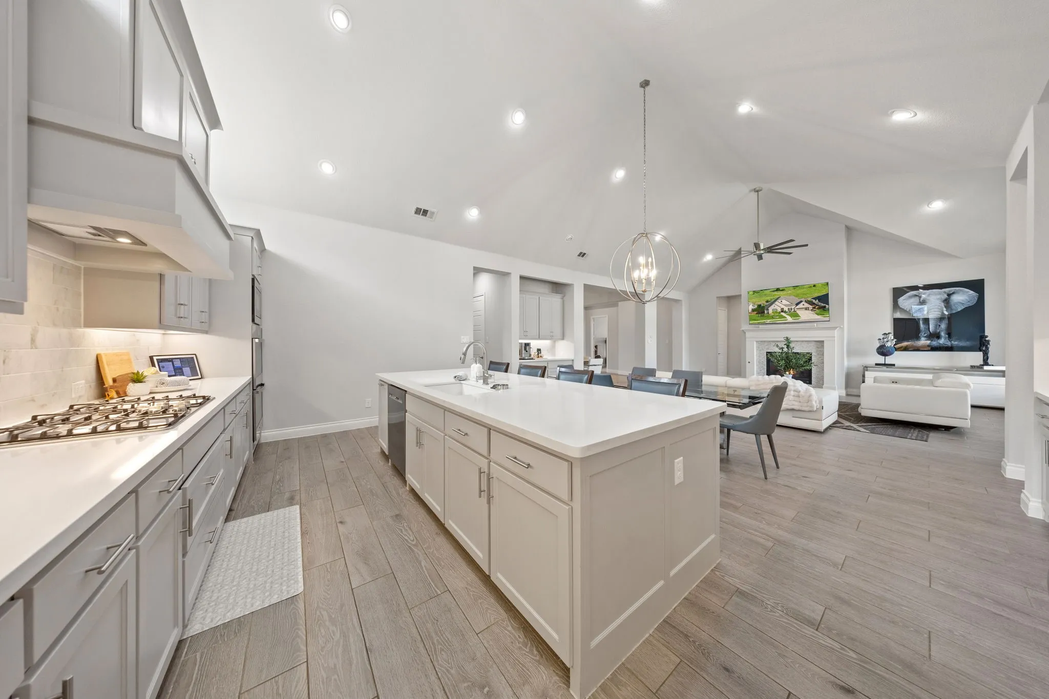 Single Family Residence For Sale in Denton County , 996 Myers Park Trail, Roanoke, Texas 76262, 5 Bedroom, 6 Bathroom, 2 Garage spaces, 3,760 Sqft, built in 2020, mls#21298645, Real Estate Agent in Roanoke, Homes For Sale in Denton county, Homes For Sale in Roanoke, Realtor in Roanoke Texas, Real Estate Brokerage Independent Realty Texas, Luminita Cordes Realtor