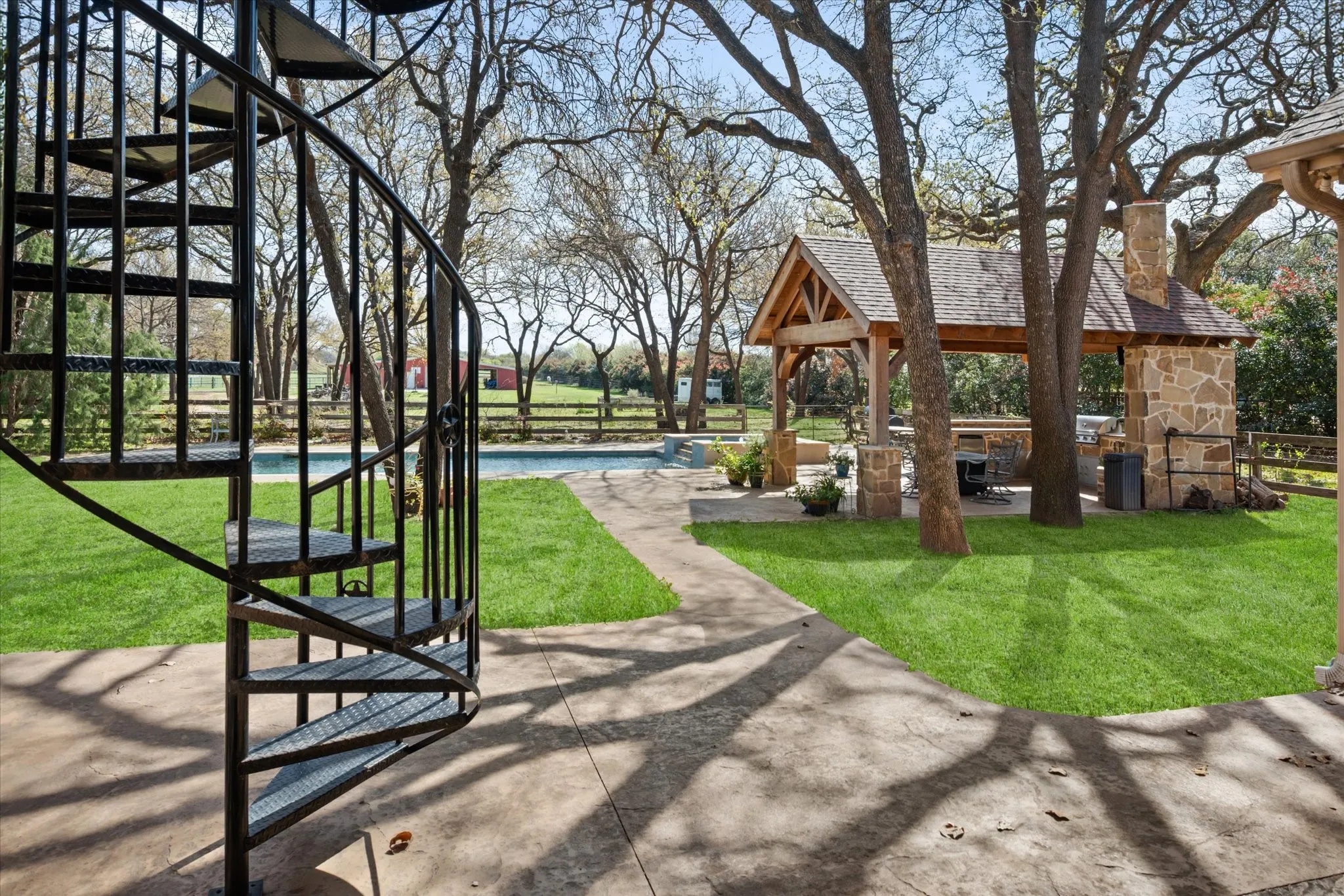 Single Family Residence For Sale in Denton County , 1720 Mistletoe Drive, Flower Mound, Texas 75022, 6 Bedroom, 6 Bathroom, 4 Garage spaces, 5,245 Sqft, built in 2005, Price $1,500,000, mls#21302596, Real Estate Agent in Flower Mound, Homes For Sale in Denton county, Homes For Sale in Flower Mound, Realtor in Flower Mound Texas, Real Estate Brokerage Independent Realty Texas, Luminita Cordes Realtor