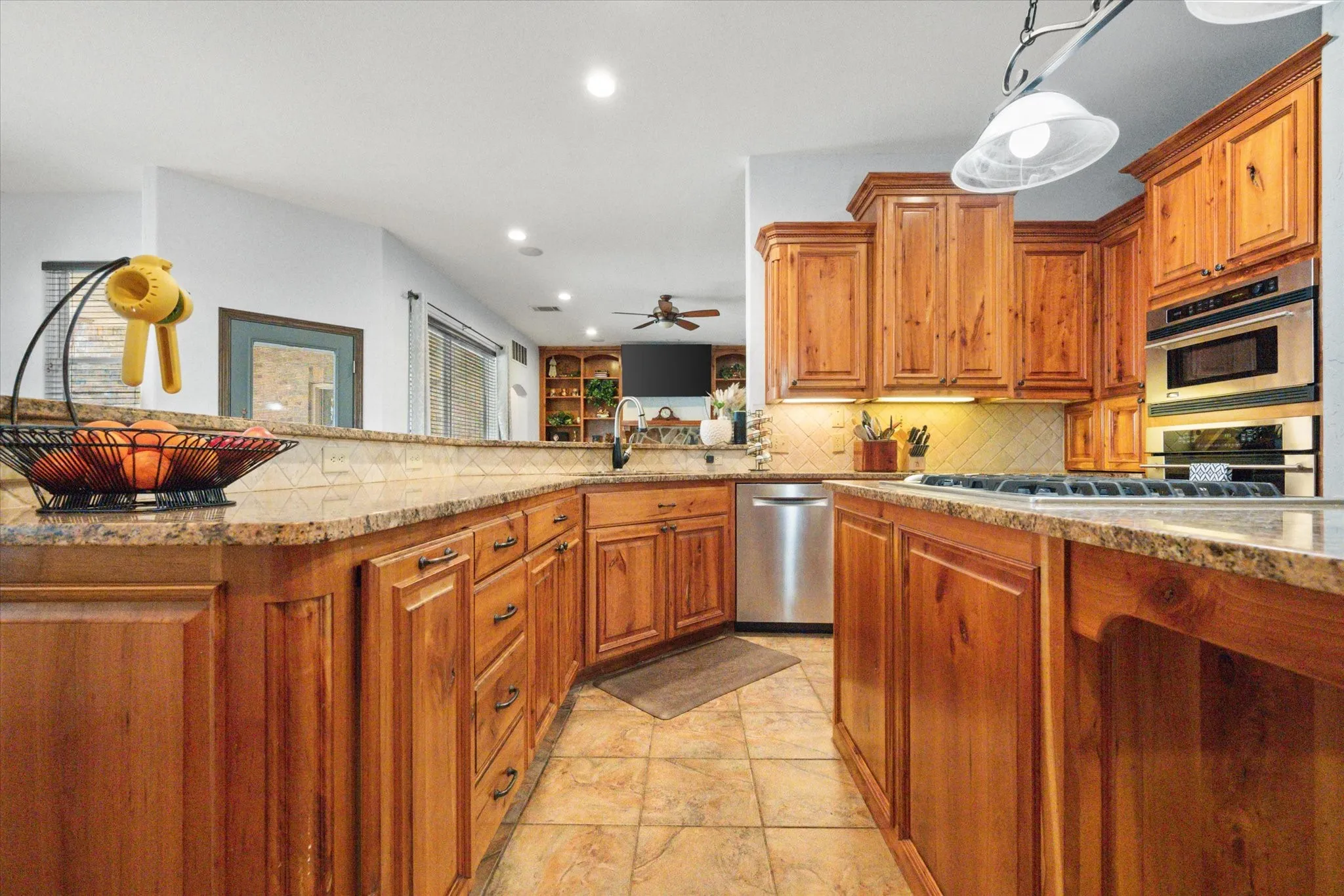 Single Family Residence For Sale in Denton County , 1720 Mistletoe Drive, Flower Mound, Texas 75022, 6 Bedroom, 6 Bathroom, 4 Garage spaces, 5,245 Sqft, built in 2005, Price $1,500,000, mls#21302596, Real Estate Agent in Flower Mound, Homes For Sale in Denton county, Homes For Sale in Flower Mound, Realtor in Flower Mound Texas, Real Estate Brokerage Independent Realty Texas, Luminita Cordes Realtor