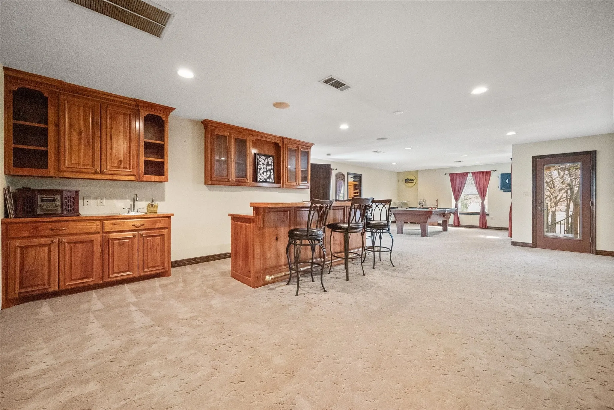 Single Family Residence For Sale in Denton County , 1720 Mistletoe Drive, Flower Mound, Texas 75022, 6 Bedroom, 6 Bathroom, 4 Garage spaces, 5,245 Sqft, built in 2005, Price $1,500,000, mls#21302596, Real Estate Agent in Flower Mound, Homes For Sale in Denton county, Homes For Sale in Flower Mound, Realtor in Flower Mound Texas, Real Estate Brokerage Independent Realty Texas, Luminita Cordes Realtor