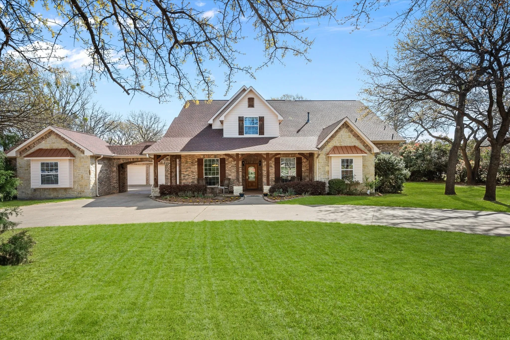 Single Family Residence For Sale in Denton County , 1720 Mistletoe Drive, Flower Mound, Texas 75022, 6 Bedroom, 6 Bathroom, 4 Garage spaces, 5,245 Sqft, built in 2005, Price $1,500,000, mls#21302596, Real Estate Agent in Flower Mound, Homes For Sale in Denton county, Homes For Sale in Flower Mound, Realtor in Flower Mound Texas, Real Estate Brokerage Independent Realty Texas, Luminita Cordes Realtor