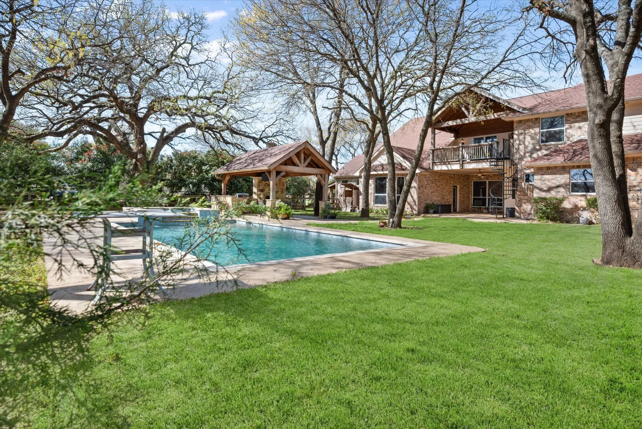 Single Family Residence For Sale in Denton County , 1720 Mistletoe Drive, Flower Mound, Texas 75022, 6 Bedroom, 6 Bathroom, 4 Garage spaces, 5,245 Sqft, built in 2005, Price $1,500,000, mls#21302596, Real Estate Agent in Flower Mound, Homes For Sale in Denton county, Homes For Sale in Flower Mound, Realtor in Flower Mound Texas, Real Estate Brokerage Independent Realty Texas, Luminita Cordes Realtor