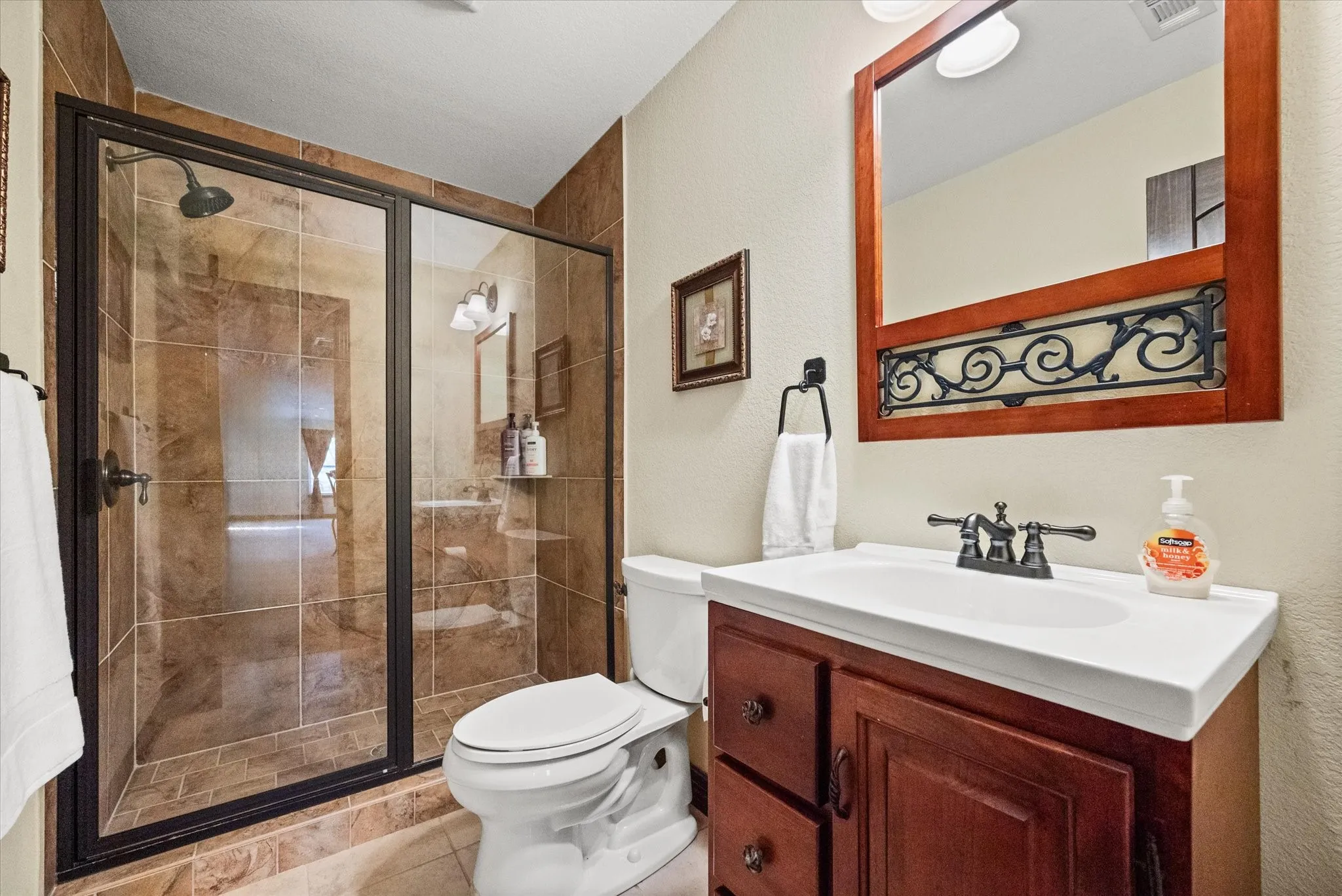 Single Family Residence For Sale in Denton County , 1720 Mistletoe Drive, Flower Mound, Texas 75022, 6 Bedroom, 6 Bathroom, 4 Garage spaces, 5,245 Sqft, built in 2005, Price $1,500,000, mls#21302596, Real Estate Agent in Flower Mound, Homes For Sale in Denton county, Homes For Sale in Flower Mound, Realtor in Flower Mound Texas, Real Estate Brokerage Independent Realty Texas, Luminita Cordes Realtor