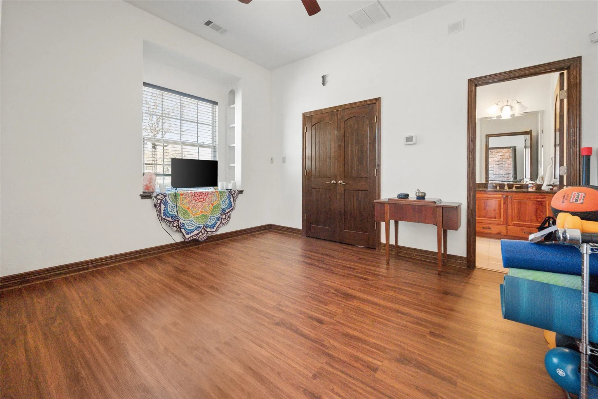Single Family Residence For Sale in Denton County , 1720 Mistletoe Drive, Flower Mound, Texas 75022, 6 Bedroom, 6 Bathroom, 4 Garage spaces, 5,245 Sqft, built in 2005, Price $1,500,000, mls#21302596, Real Estate Agent in Flower Mound, Homes For Sale in Denton county, Homes For Sale in Flower Mound, Realtor in Flower Mound Texas, Real Estate Brokerage Independent Realty Texas, Luminita Cordes Realtor