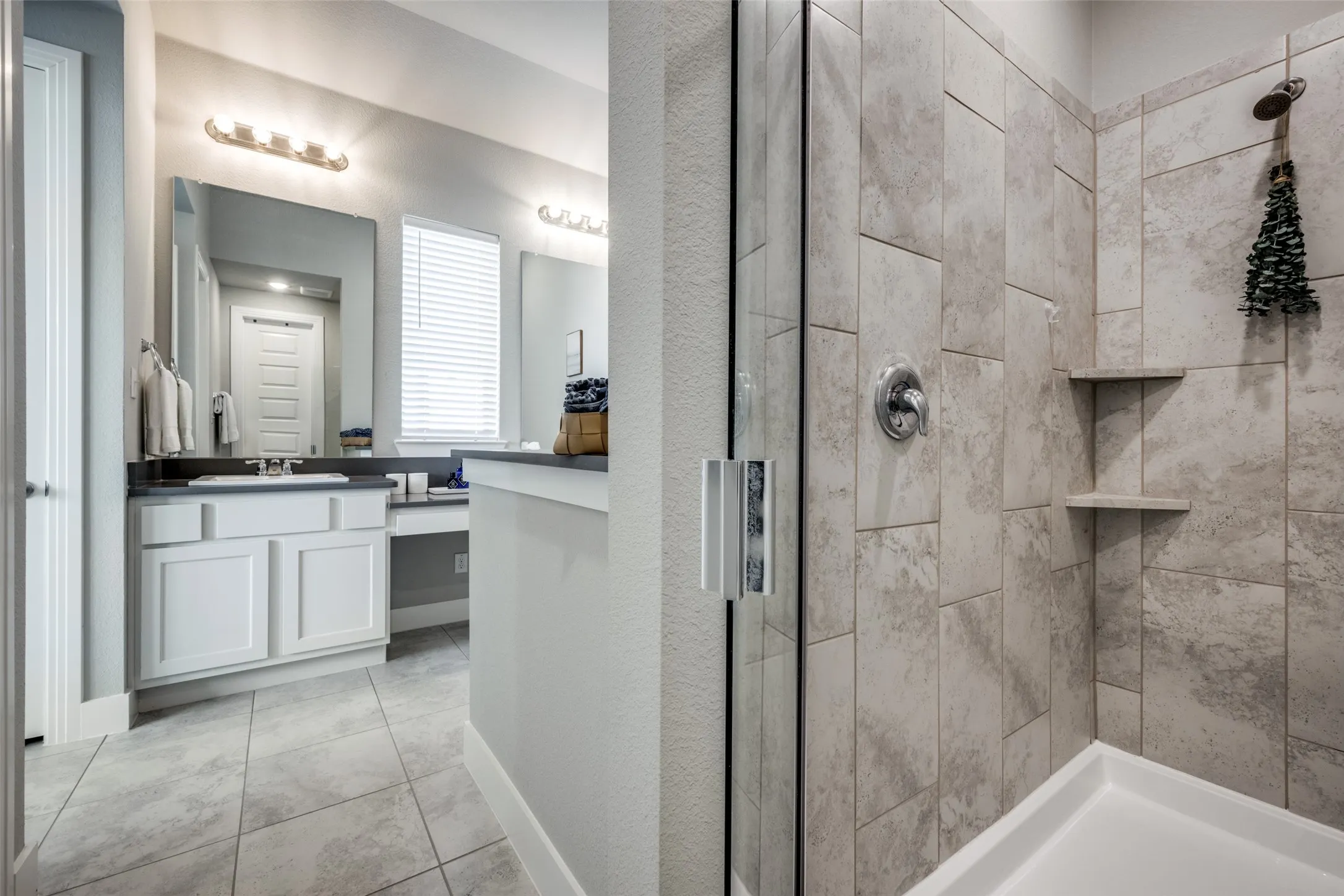 Single Family Residence For Sale in Denton County , 3921 Redbud Drive, Aubrey, Texas 76227, 4 Bedroom, 3 Bathroom, 2 Garage spaces, 2,326 Sqft, built in 2018, mls#21302965, Real Estate Agent in Aubrey, Homes For Sale in Denton county, Homes For Sale in Aubrey, Realtor in Aubrey Texas, Real Estate Brokerage Independent Realty Texas, Luminita Cordes Realtor
