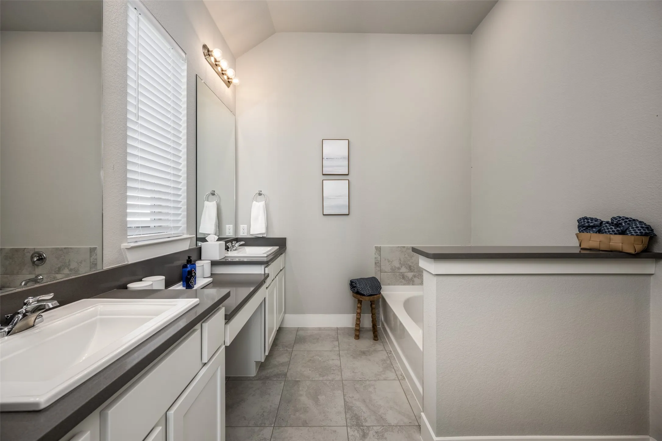 Single Family Residence For Sale in Denton County , 3921 Redbud Drive, Aubrey, Texas 76227, 4 Bedroom, 3 Bathroom, 2 Garage spaces, 2,326 Sqft, built in 2018, mls#21302965, Real Estate Agent in Aubrey, Homes For Sale in Denton county, Homes For Sale in Aubrey, Realtor in Aubrey Texas, Real Estate Brokerage Independent Realty Texas, Luminita Cordes Realtor