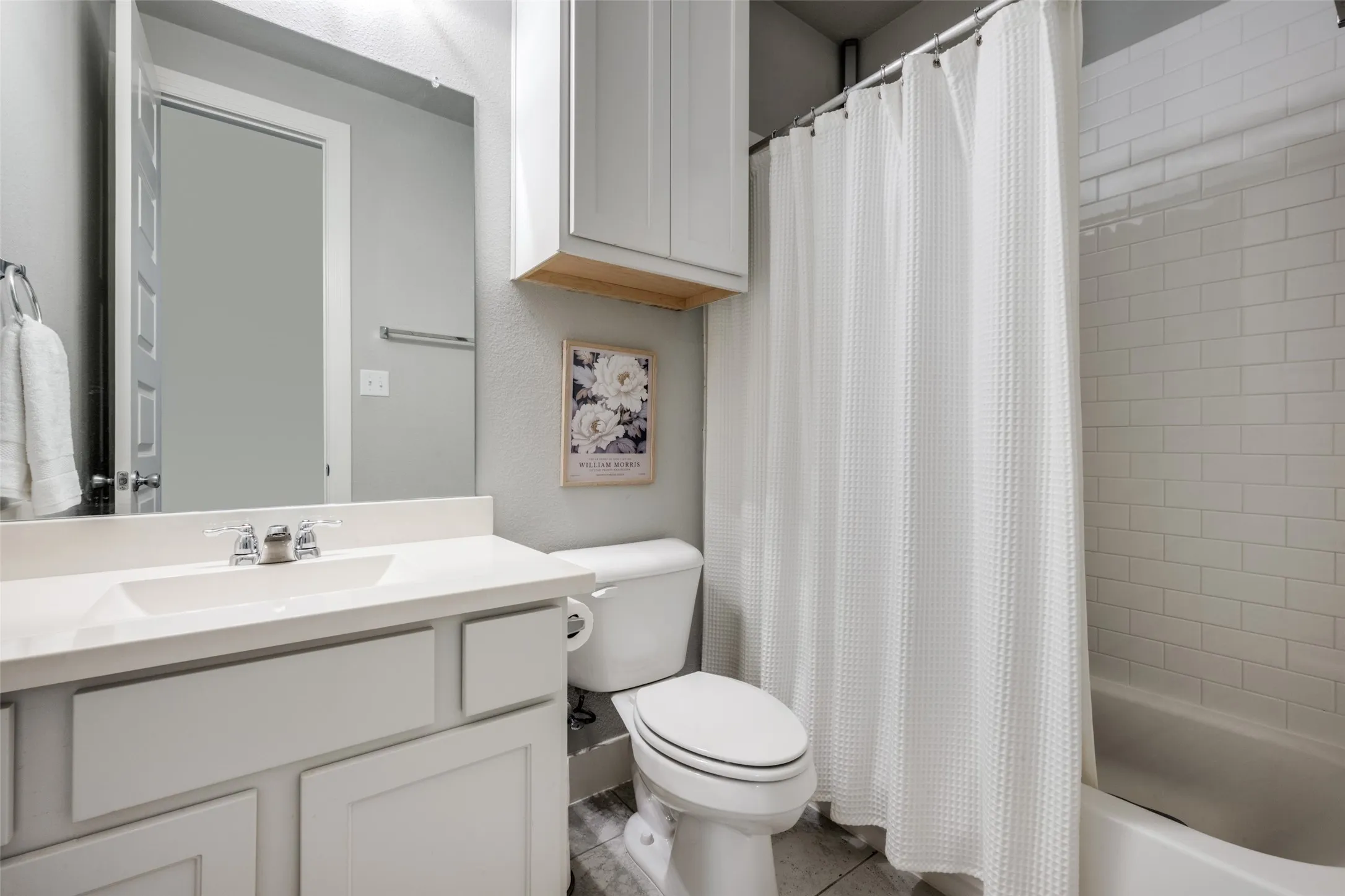 Single Family Residence For Sale in Denton County , 3921 Redbud Drive, Aubrey, Texas 76227, 4 Bedroom, 3 Bathroom, 2 Garage spaces, 2,326 Sqft, built in 2018, mls#21302965, Real Estate Agent in Aubrey, Homes For Sale in Denton county, Homes For Sale in Aubrey, Realtor in Aubrey Texas, Real Estate Brokerage Independent Realty Texas, Luminita Cordes Realtor