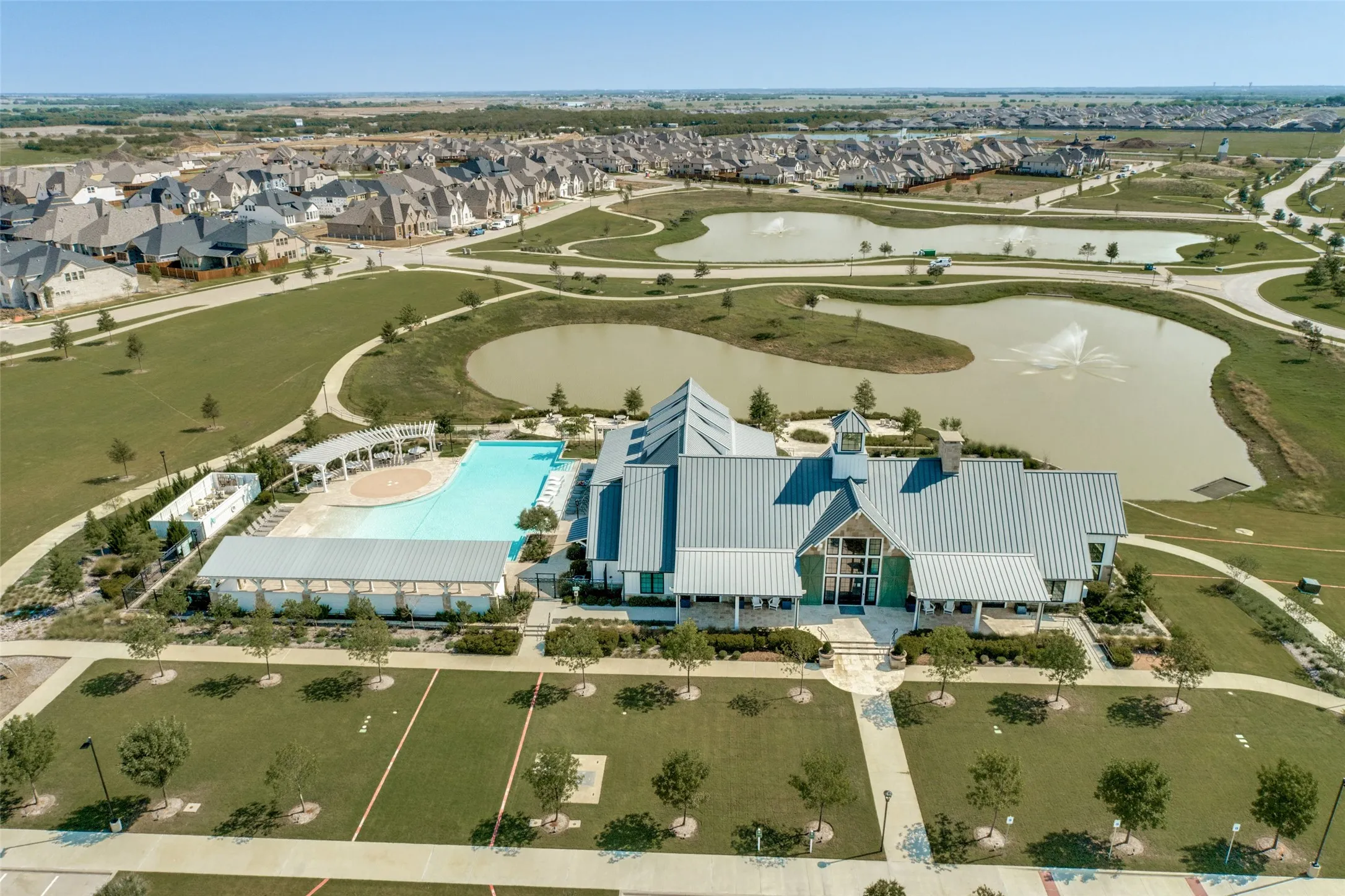 Single Family Residence For Sale in Denton County , 3921 Redbud Drive, Aubrey, Texas 76227, 4 Bedroom, 3 Bathroom, 2 Garage spaces, 2,326 Sqft, built in 2018, mls#21302965, Real Estate Agent in Aubrey, Homes For Sale in Denton county, Homes For Sale in Aubrey, Realtor in Aubrey Texas, Real Estate Brokerage Independent Realty Texas, Luminita Cordes Realtor