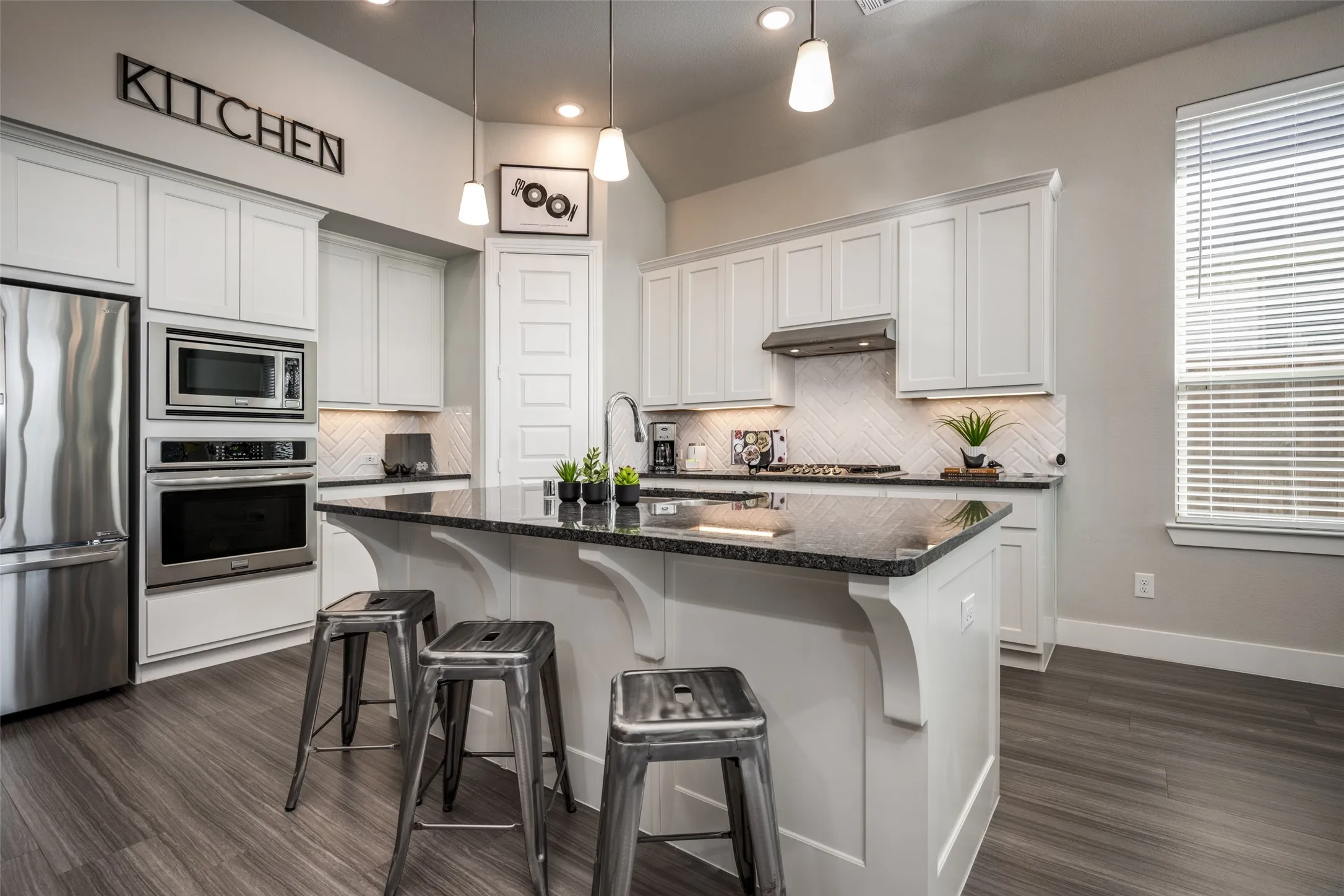 Single Family Residence For Sale in Denton County , 3921 Redbud Drive, Aubrey, Texas 76227, 4 Bedroom, 3 Bathroom, 2 Garage spaces, 2,326 Sqft, built in 2018, mls#21302965, Real Estate Agent in Aubrey, Homes For Sale in Denton county, Homes For Sale in Aubrey, Realtor in Aubrey Texas, Real Estate Brokerage Independent Realty Texas, Luminita Cordes Realtor