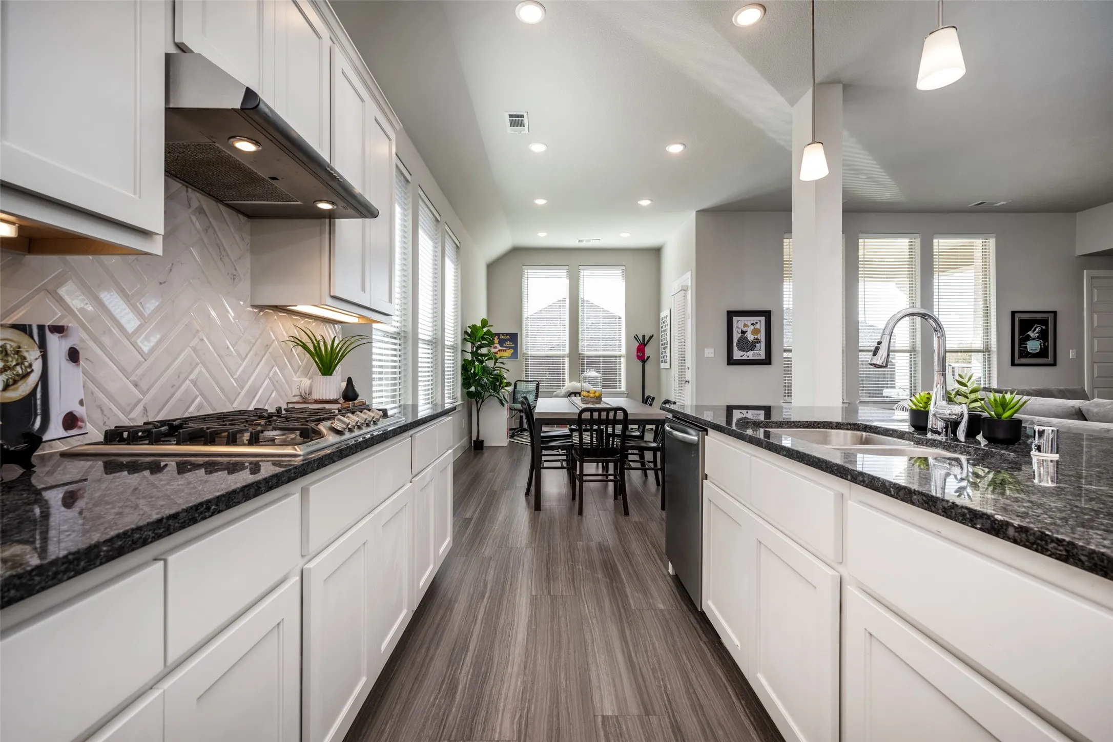Single Family Residence For Sale in Denton County , 3921 Redbud Drive, Aubrey, Texas 76227, 4 Bedroom, 3 Bathroom, 2 Garage spaces, 2,326 Sqft, built in 2018, mls#21302965, Real Estate Agent in Aubrey, Homes For Sale in Denton county, Homes For Sale in Aubrey, Realtor in Aubrey Texas, Real Estate Brokerage Independent Realty Texas, Luminita Cordes Realtor