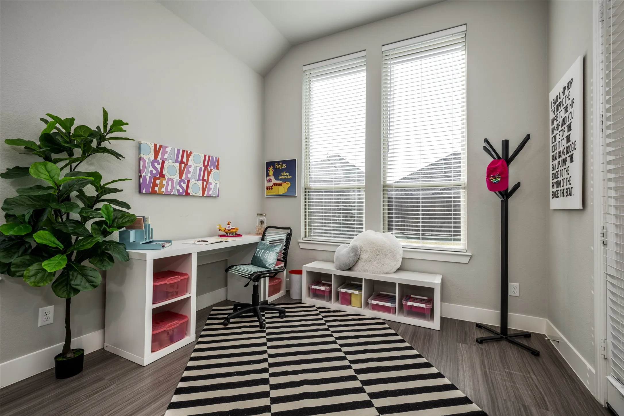 Single Family Residence For Sale in Denton County , 3921 Redbud Drive, Aubrey, Texas 76227, 4 Bedroom, 3 Bathroom, 2 Garage spaces, 2,326 Sqft, built in 2018, mls#21302965, Real Estate Agent in Aubrey, Homes For Sale in Denton county, Homes For Sale in Aubrey, Realtor in Aubrey Texas, Real Estate Brokerage Independent Realty Texas, Luminita Cordes Realtor