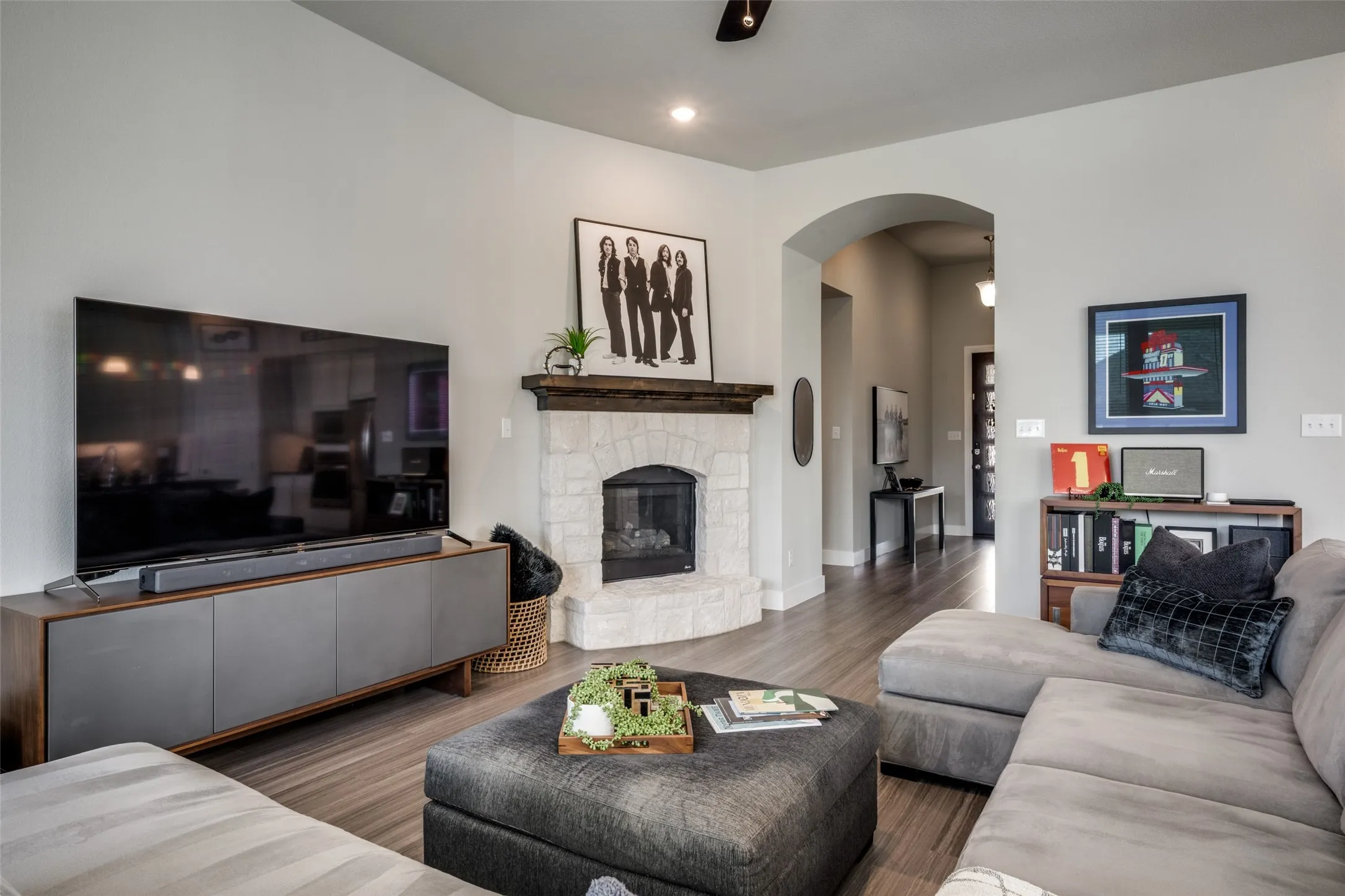 Single Family Residence For Sale in Denton County , 3921 Redbud Drive, Aubrey, Texas 76227, 4 Bedroom, 3 Bathroom, 2 Garage spaces, 2,326 Sqft, built in 2018, mls#21302965, Real Estate Agent in Aubrey, Homes For Sale in Denton county, Homes For Sale in Aubrey, Realtor in Aubrey Texas, Real Estate Brokerage Independent Realty Texas, Luminita Cordes Realtor