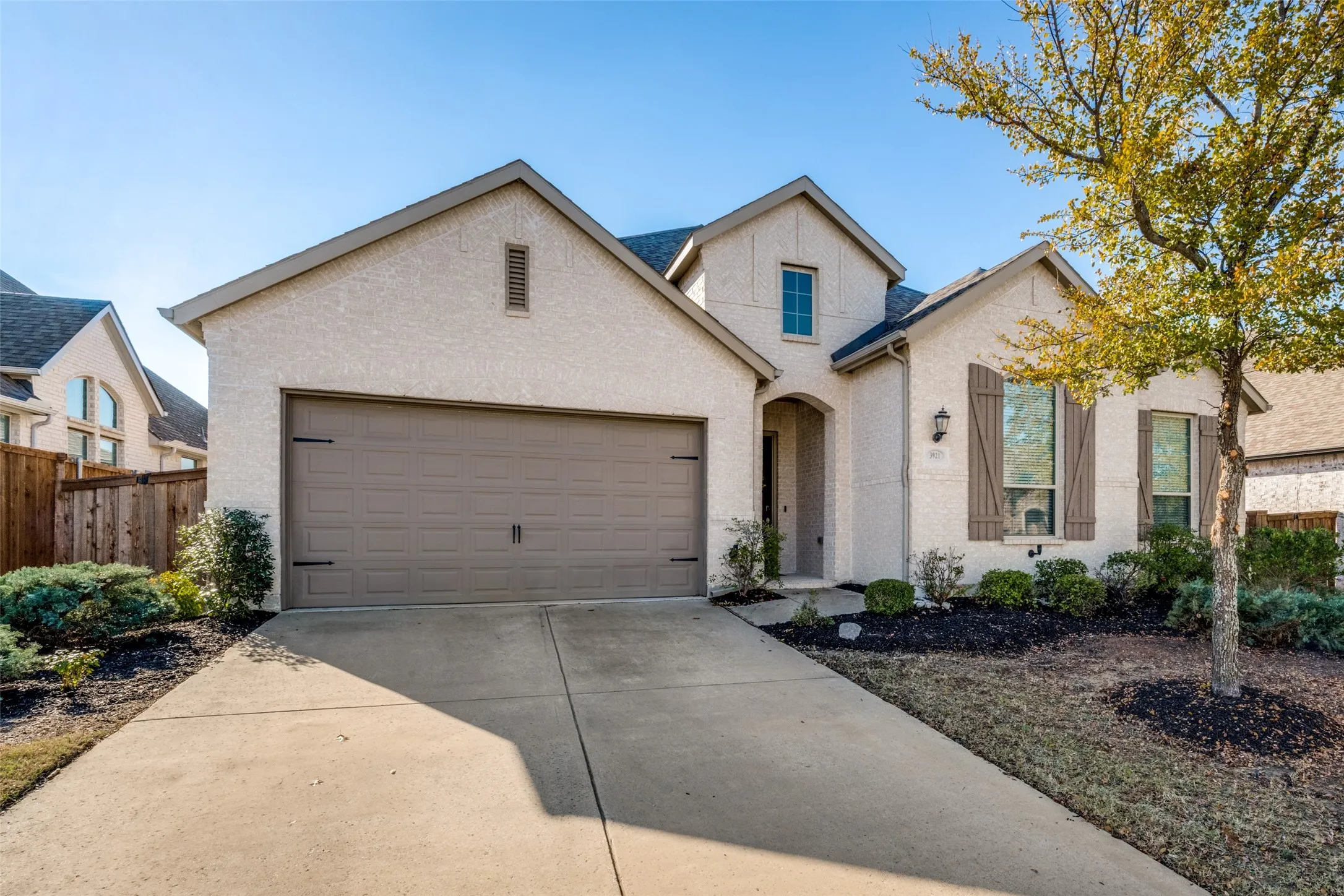 Single Family Residence For Sale in Denton County , 3921 Redbud Drive, Aubrey, Texas 76227, 4 Bedroom, 3 Bathroom, 2 Garage spaces, 2,326 Sqft, built in 2018, mls#21302965, Real Estate Agent in Aubrey, Homes For Sale in Denton county, Homes For Sale in Aubrey, Realtor in Aubrey Texas, Real Estate Brokerage Independent Realty Texas, Luminita Cordes Realtor
