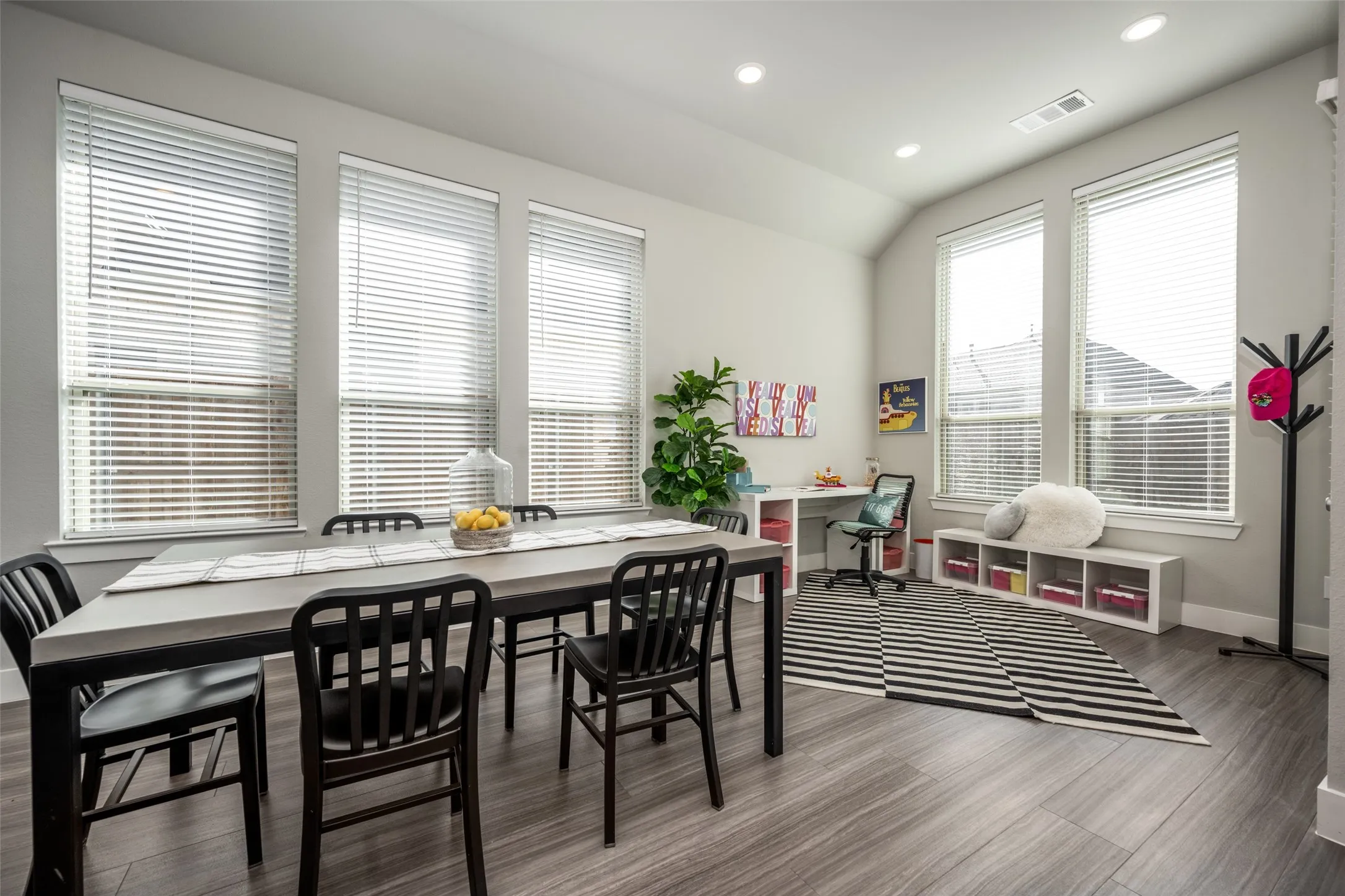 Single Family Residence For Sale in Denton County , 3921 Redbud Drive, Aubrey, Texas 76227, 4 Bedroom, 3 Bathroom, 2 Garage spaces, 2,326 Sqft, built in 2018, mls#21302965, Real Estate Agent in Aubrey, Homes For Sale in Denton county, Homes For Sale in Aubrey, Realtor in Aubrey Texas, Real Estate Brokerage Independent Realty Texas, Luminita Cordes Realtor