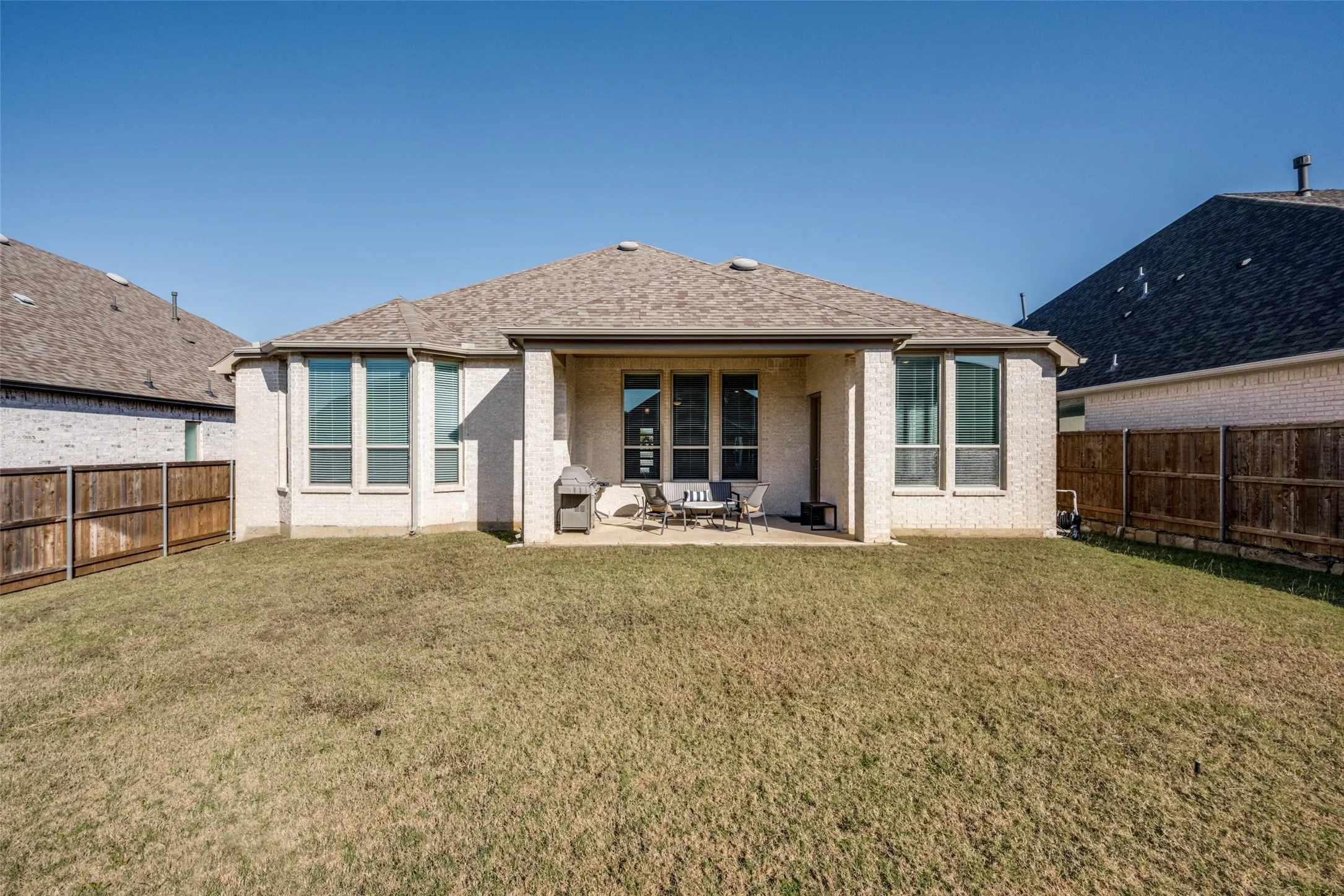 Single Family Residence For Sale in Denton County , 3921 Redbud Drive, Aubrey, Texas 76227, 4 Bedroom, 3 Bathroom, 2 Garage spaces, 2,326 Sqft, built in 2018, mls#21302965, Real Estate Agent in Aubrey, Homes For Sale in Denton county, Homes For Sale in Aubrey, Realtor in Aubrey Texas, Real Estate Brokerage Independent Realty Texas, Luminita Cordes Realtor