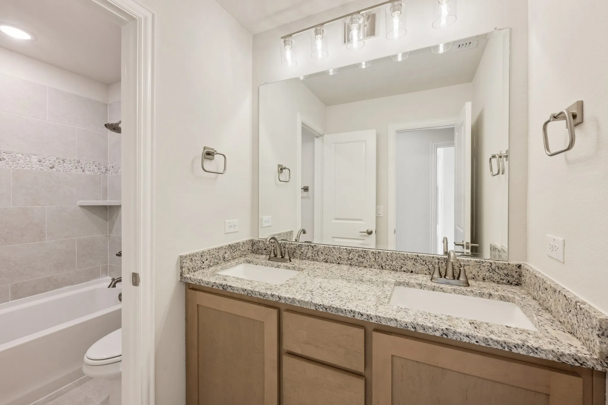 Single Family Residence For Sale in Johnson County , 210 Comanche Trail, Alvarado, Texas 76009, 4 Bedroom, 3 Bathroom, 2 Garage spaces, 2,752 Sqft, built in 2025, mls#21303172, Real Estate Agent in Alvarado, Homes For Sale in Johnson county, Homes For Sale in Alvarado, Realtor in Alvarado Texas, Real Estate Brokerage Independent Realty Texas, Luminita Cordes Realtor