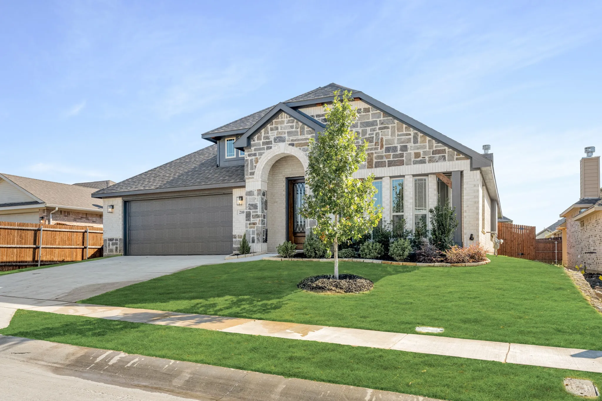 Single Family Residence For Sale in Johnson County , 210 Comanche Trail, Alvarado, Texas 76009, 4 Bedroom, 3 Bathroom, 2 Garage spaces, 2,752 Sqft, built in 2025, mls#21303172, Real Estate Agent in Alvarado, Homes For Sale in Johnson county, Homes For Sale in Alvarado, Realtor in Alvarado Texas, Real Estate Brokerage Independent Realty Texas, Luminita Cordes Realtor
