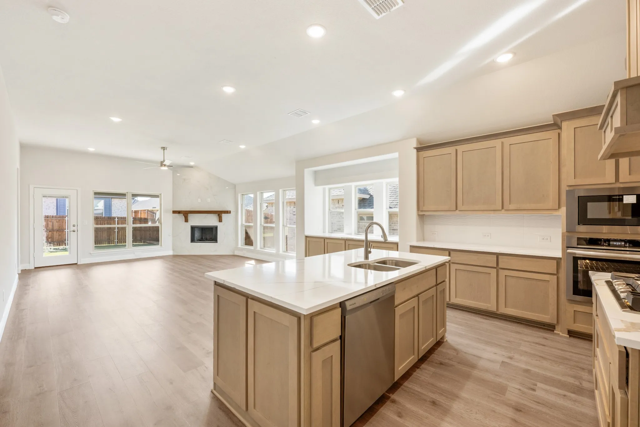 Single Family Residence For Sale in Johnson County , 210 Comanche Trail, Alvarado, Texas 76009, 4 Bedroom, 3 Bathroom, 2 Garage spaces, 2,752 Sqft, built in 2025, mls#21303172, Real Estate Agent in Alvarado, Homes For Sale in Johnson county, Homes For Sale in Alvarado, Realtor in Alvarado Texas, Real Estate Brokerage Independent Realty Texas, Luminita Cordes Realtor