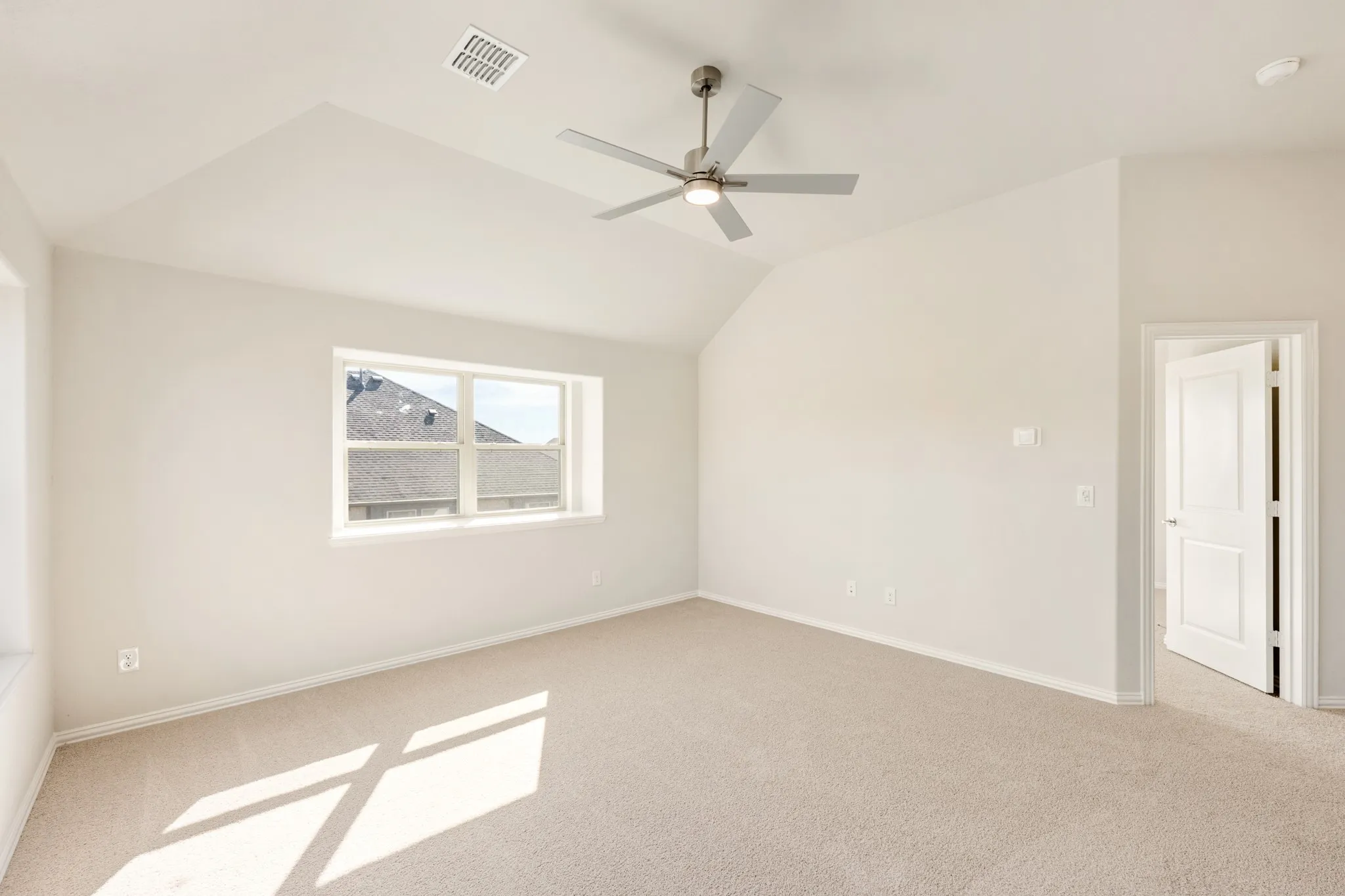Single Family Residence For Sale in Johnson County , 210 Comanche Trail, Alvarado, Texas 76009, 4 Bedroom, 3 Bathroom, 2 Garage spaces, 2,752 Sqft, built in 2025, mls#21303172, Real Estate Agent in Alvarado, Homes For Sale in Johnson county, Homes For Sale in Alvarado, Realtor in Alvarado Texas, Real Estate Brokerage Independent Realty Texas, Luminita Cordes Realtor