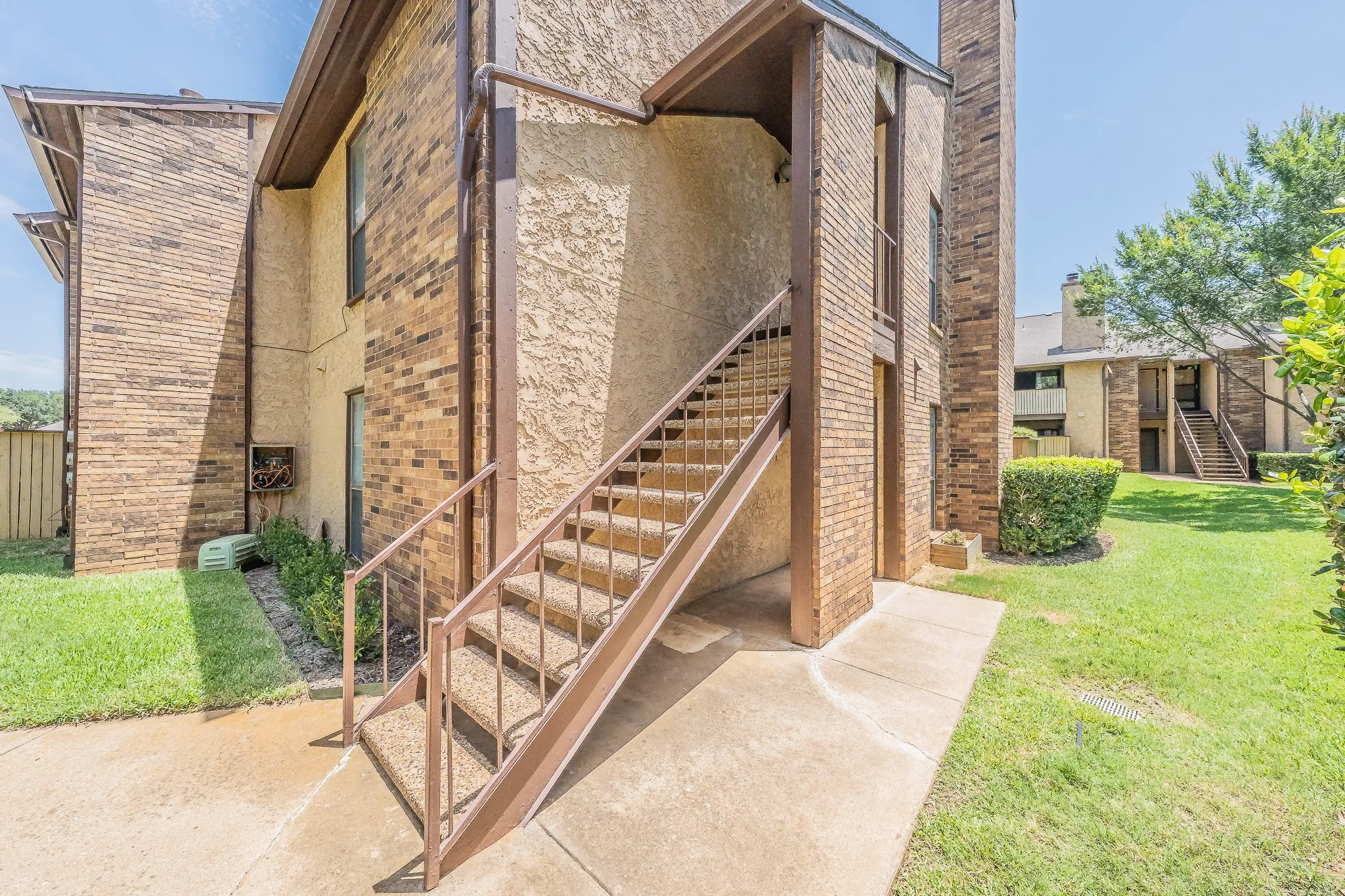 Condominium For Sale in Tarrant County , 1204 Harwell Drive 2114, Arlington, Texas 76011, 1 Bedroom, 1 Bathroom, Garage spaces, 792 Sqft, built in 1981, mls#21303177, Real Estate Agent in Arlington, Homes For Sale in Tarrant county, Homes For Sale in Arlington, Realtor in Arlington Texas, Real Estate Brokerage Independent Realty Texas, Luminita Cordes Realtor