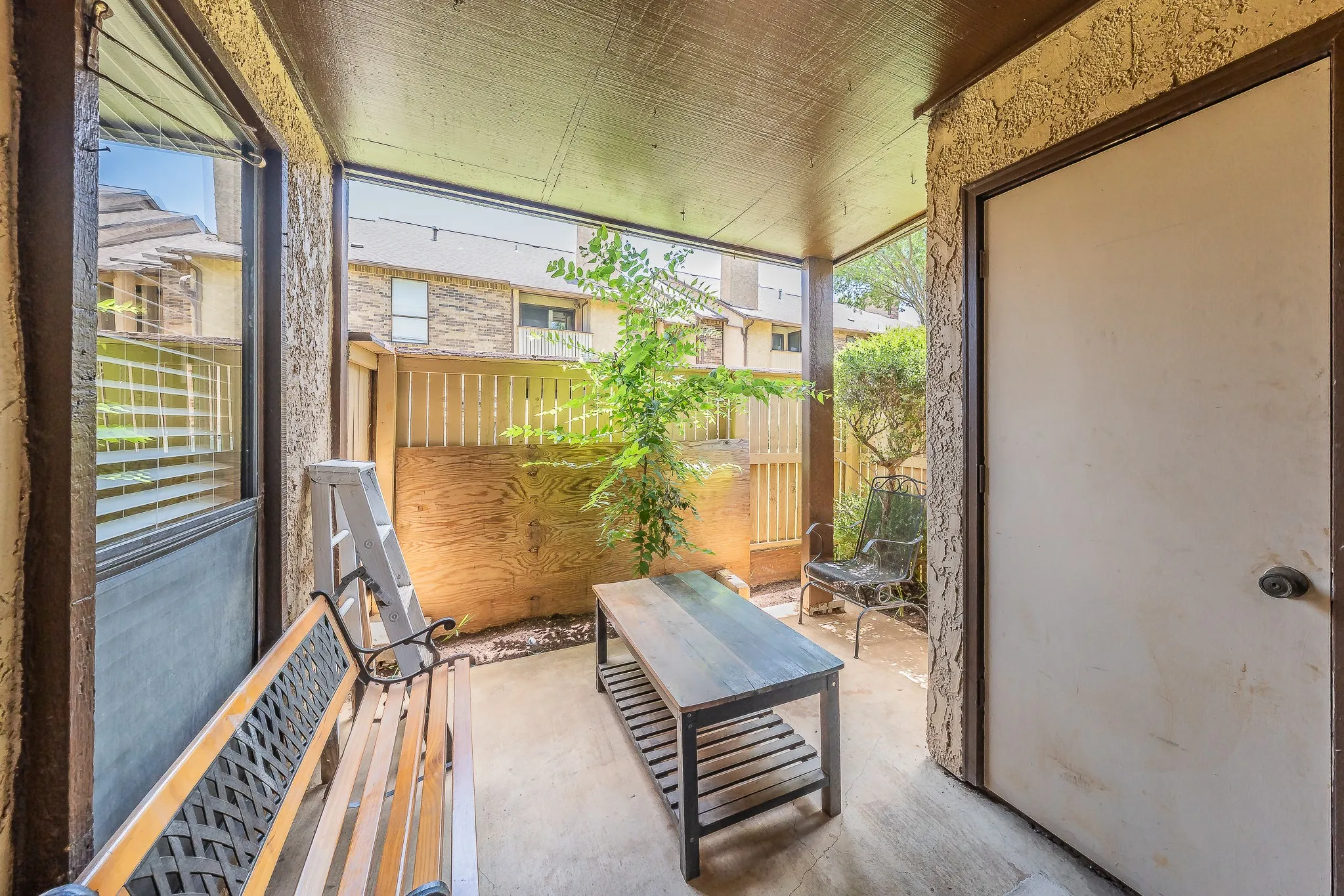 Condominium For Sale in Tarrant County , 1204 Harwell Drive 2114, Arlington, Texas 76011, 1 Bedroom, 1 Bathroom, Garage spaces, 792 Sqft, built in 1981, mls#21303177, Real Estate Agent in Arlington, Homes For Sale in Tarrant county, Homes For Sale in Arlington, Realtor in Arlington Texas, Real Estate Brokerage Independent Realty Texas, Luminita Cordes Realtor