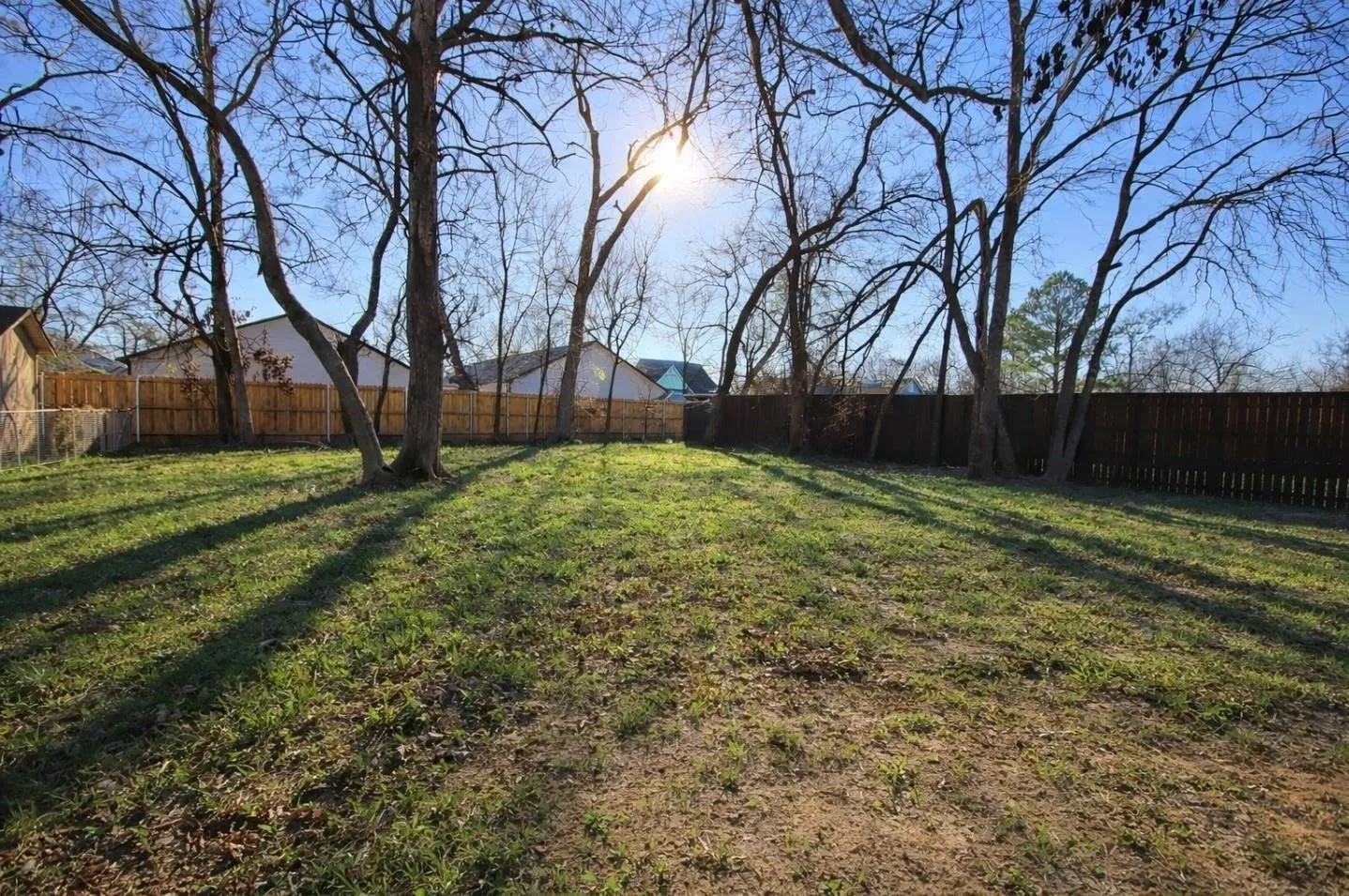 Single Family Residence For Rent in Fannin County , 415 W 7th Street, Bonham, Texas 75418, 3 Bedroom, 2 Bathroom, Garage spaces, 1,406 Sqft, built in 1905, mls#21302773, Real Estate Agent in Bonham, Homes For Rent in Fannin county, Homes For Rent in Bonham, Realtor in Bonham Texas, Real Estate Brokerage Independent Realty Texas, Luminita Cordes Realtor