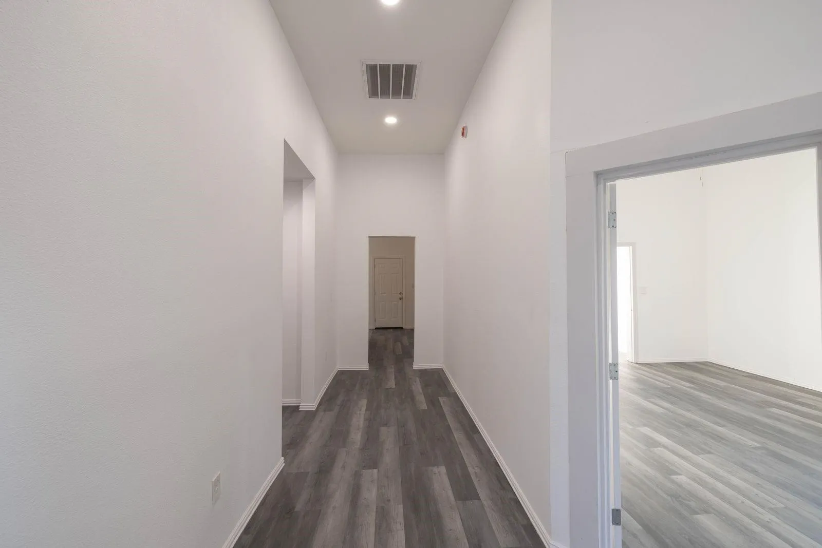 Single Family Residence For Rent in Fannin County , 415 W 7th Street, Bonham, Texas 75418, 3 Bedroom, 2 Bathroom, Garage spaces, 1,406 Sqft, built in 1905, mls#21302773, Real Estate Agent in Bonham, Homes For Rent in Fannin county, Homes For Rent in Bonham, Realtor in Bonham Texas, Real Estate Brokerage Independent Realty Texas, Luminita Cordes Realtor
