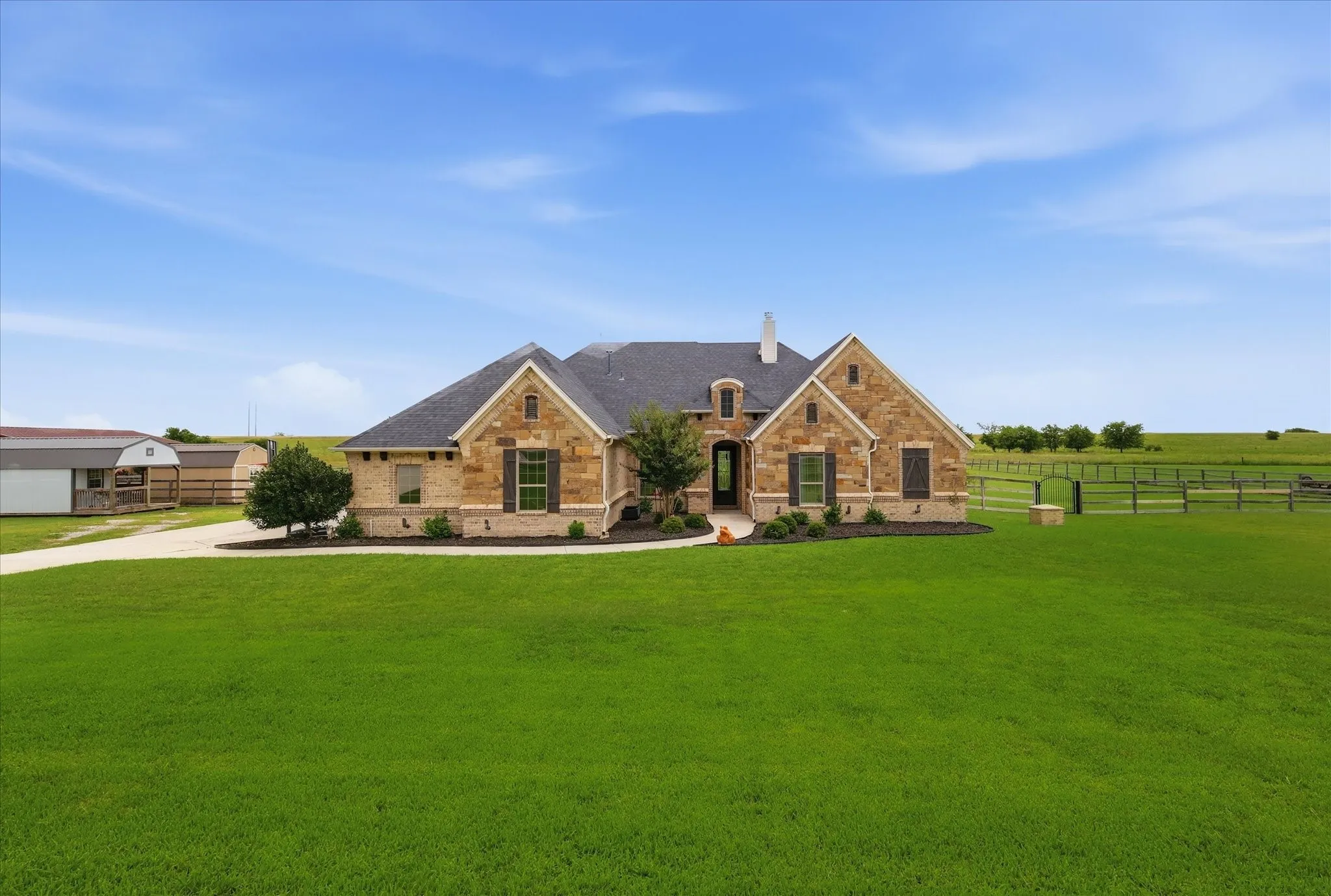 Single Family Residence For Sale in Wise County , 160 Vista Ridge Drive N, Decatur, Texas 76234, 4 Bedroom, 3 Bathroom, 3 Garage spaces, 2,819 Sqft, built in 2016, mls#21280717, Real Estate Agent in Decatur, Homes For Sale in Wise county, Homes For Sale in Decatur, Realtor in Decatur Texas, Real Estate Brokerage Independent Realty Texas, Luminita Cordes Realtor