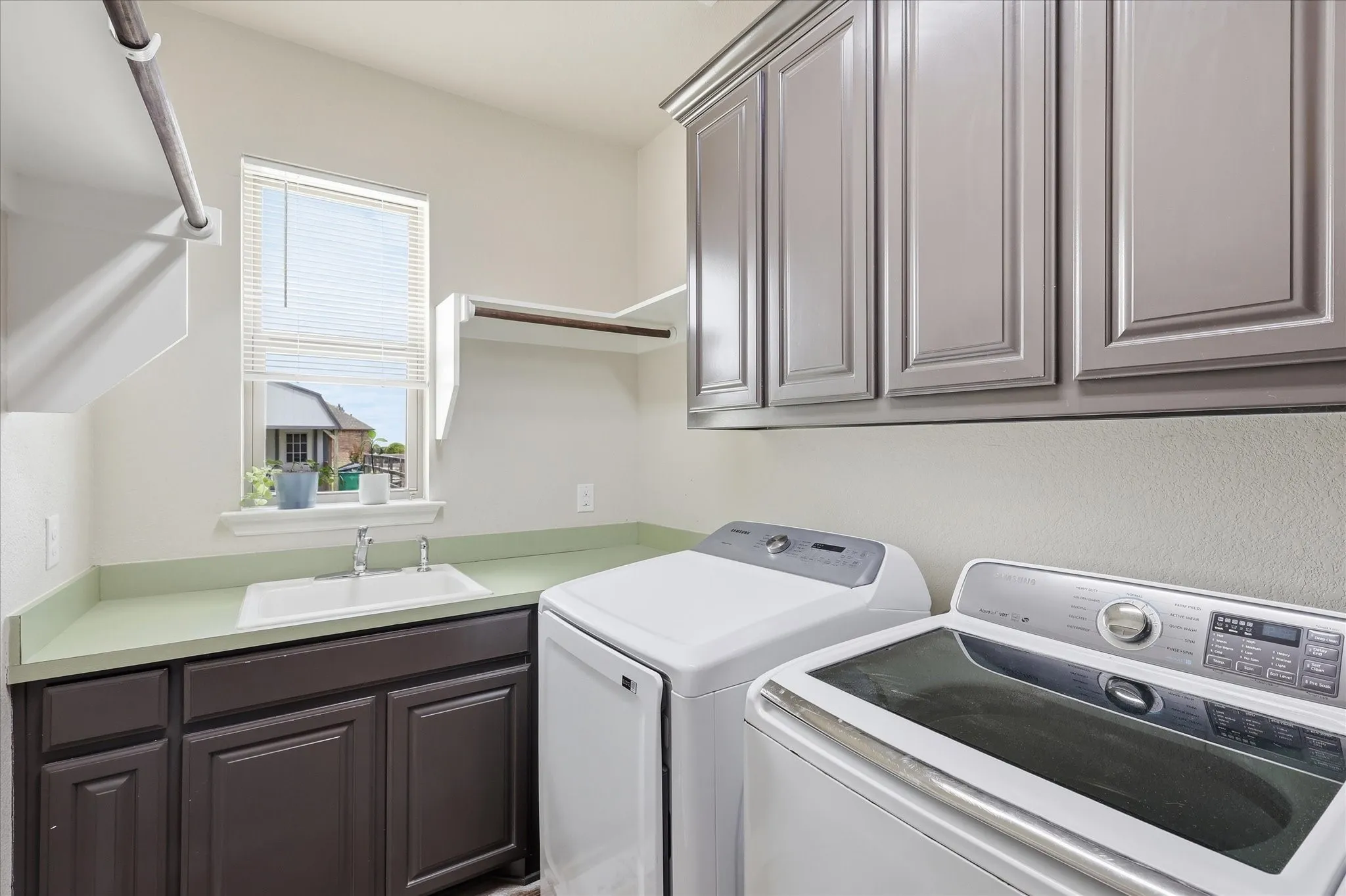 Single Family Residence For Sale in Wise County , 160 Vista Ridge Drive N, Decatur, Texas 76234, 4 Bedroom, 3 Bathroom, 3 Garage spaces, 2,819 Sqft, built in 2016, mls#21280717, Real Estate Agent in Decatur, Homes For Sale in Wise county, Homes For Sale in Decatur, Realtor in Decatur Texas, Real Estate Brokerage Independent Realty Texas, Luminita Cordes Realtor