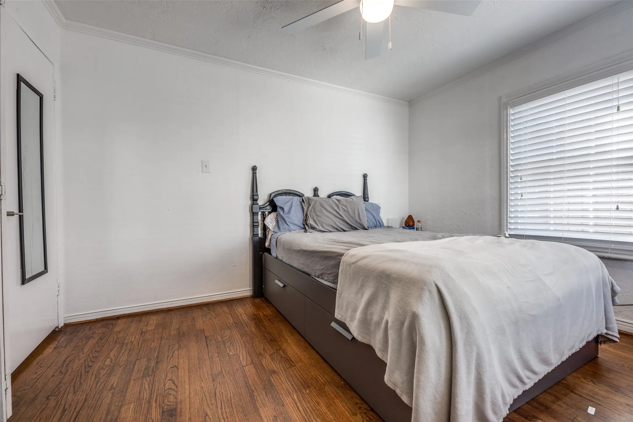 Apartment For Rent in Dallas County , 3440 Rosedale Avenue 1, University Park, Texas 75205, 2 Bedroom, 2 Bathroom, Garage spaces, 857 Sqft, built in 1937, mls#21303191, Real Estate Agent in University Park, Homes For Rent in Dallas county, Homes For Rent in University Park, Realtor in University Park Texas, Real Estate Brokerage Independent Realty Texas, Luminita Cordes Realtor
