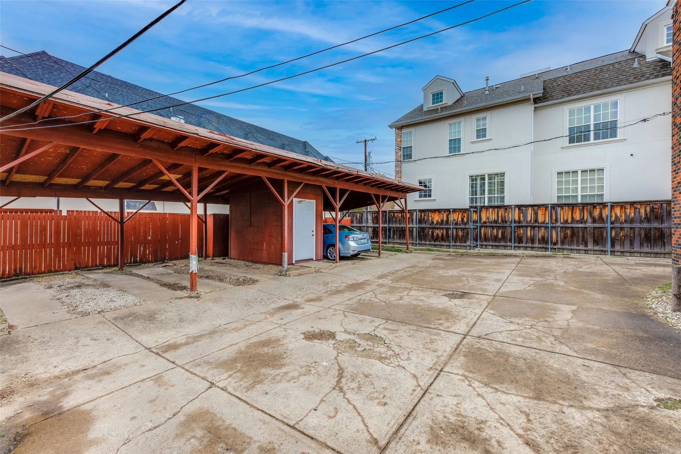 Apartment For Rent in Dallas County , 3440 Rosedale Avenue 1, University Park, Texas 75205, 2 Bedroom, 2 Bathroom, Garage spaces, 857 Sqft, built in 1937, mls#21303191, Real Estate Agent in University Park, Homes For Rent in Dallas county, Homes For Rent in University Park, Realtor in University Park Texas, Real Estate Brokerage Independent Realty Texas, Luminita Cordes Realtor