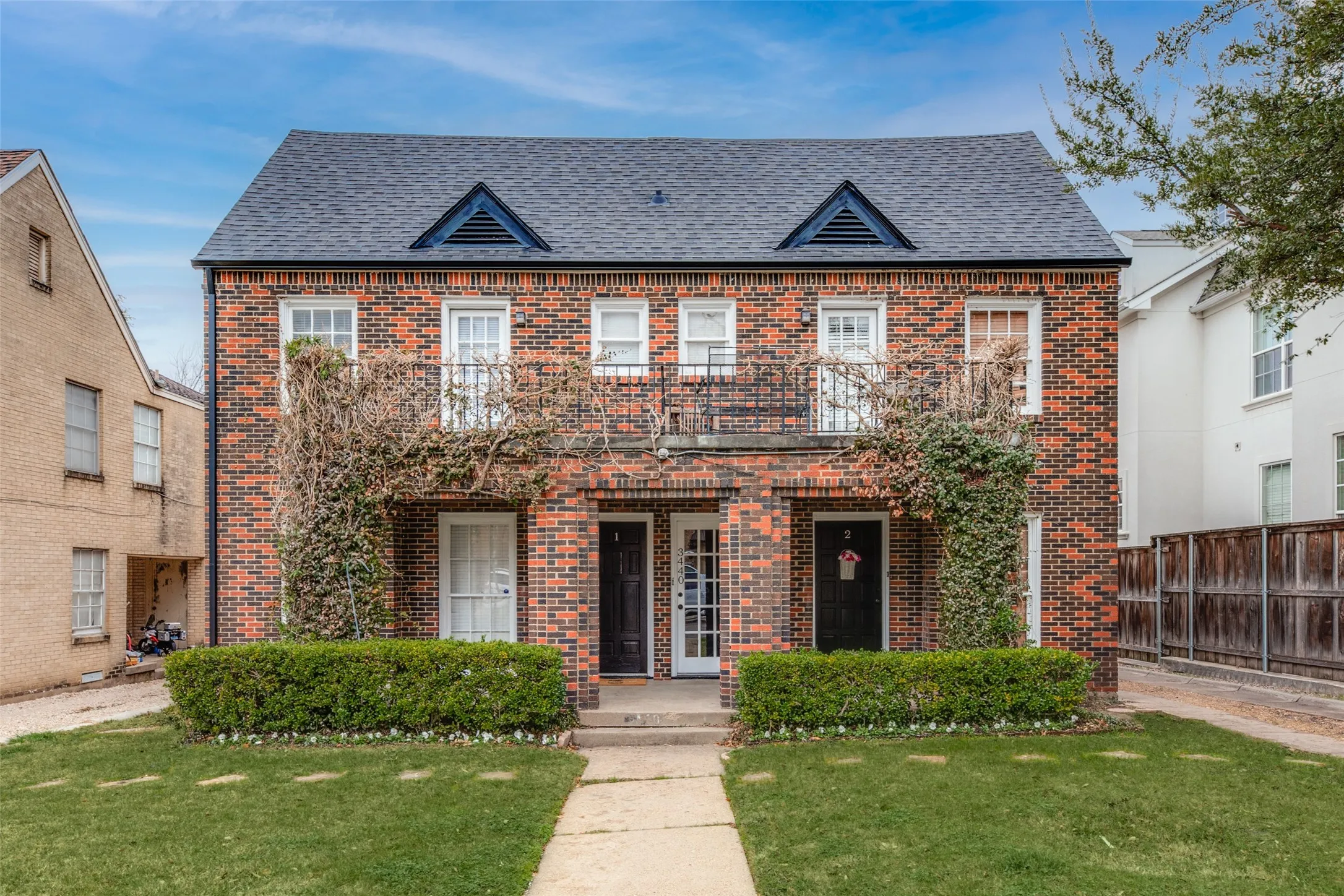 Apartment For Rent in Dallas County , 3440 Rosedale Avenue 1, University Park, Texas 75205, 2 Bedroom, 2 Bathroom, Garage spaces, 857 Sqft, built in 1937, mls#21303191, Real Estate Agent in University Park, Homes For Rent in Dallas county, Homes For Rent in University Park, Realtor in University Park Texas, Real Estate Brokerage Independent Realty Texas, Luminita Cordes Realtor