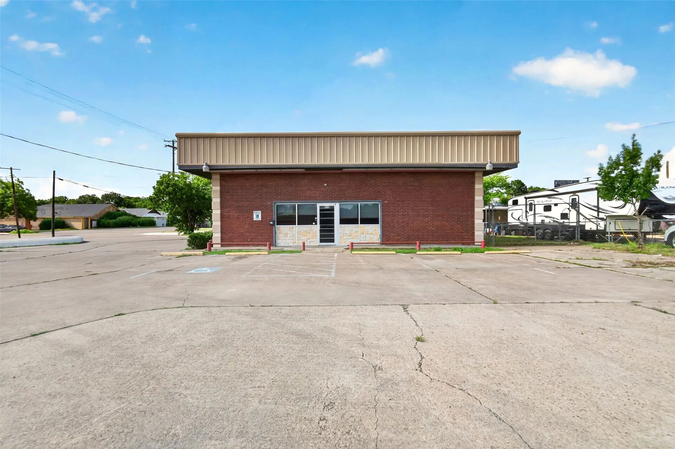 Retail For Sale in Kaufman County , 815 E Moore Avenue, Terrell, Texas 75160, 0, 0, Garage spaces, 0 Sqft, built in 1965, Price $650,000, mls#21298454, Real Estate Agent in Terrell, Homes For Sale in Kaufman county, Homes For Sale in Terrell, Realtor in Terrell Texas, Real Estate Brokerage Independent Realty Texas, Luminita Cordes Realtor