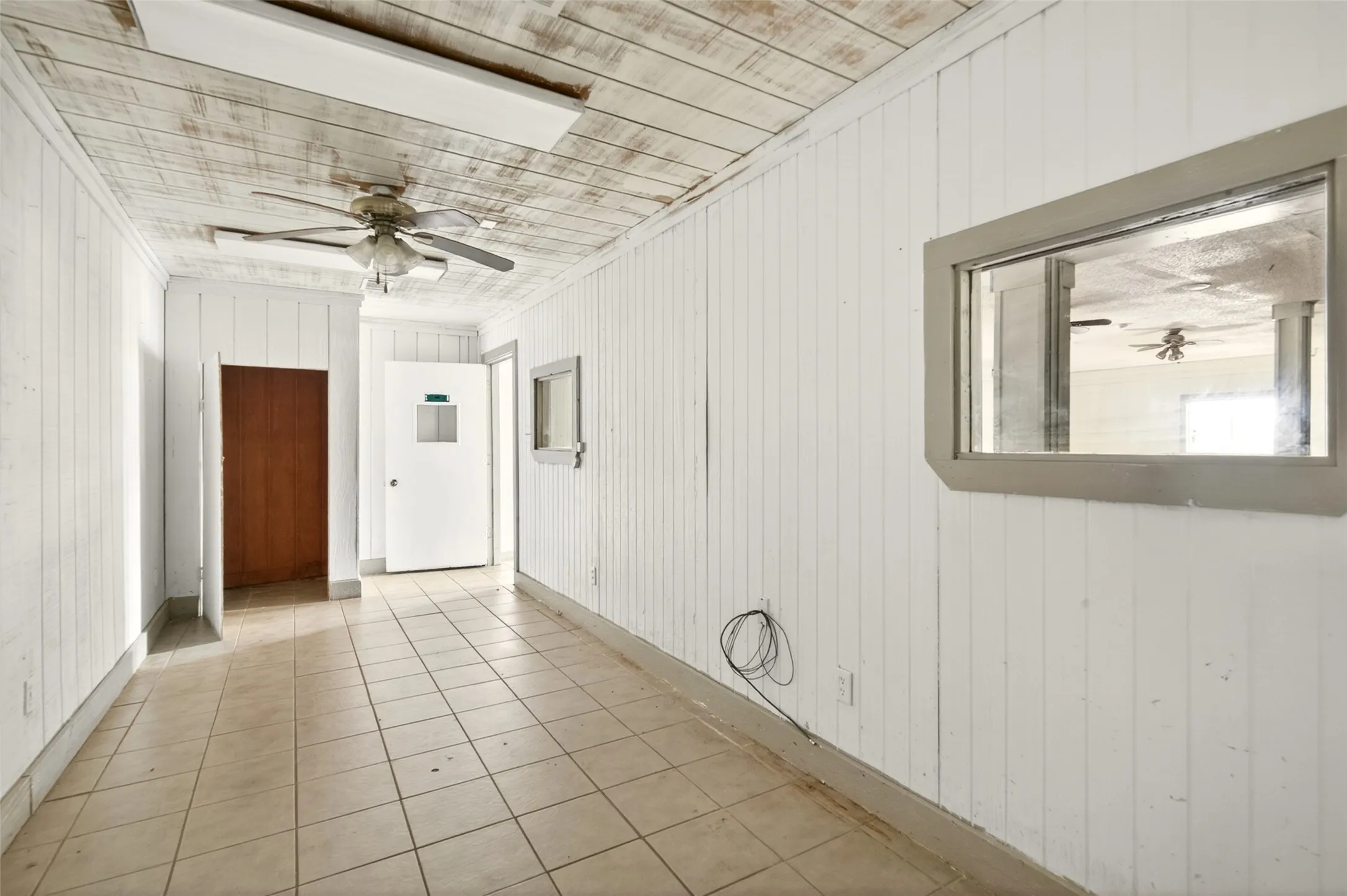Retail For Sale in Kaufman County , 815 E Moore Avenue, Terrell, Texas 75160, 0, 0, Garage spaces, 0 Sqft, built in 1965, Price $650,000, mls#21298454, Real Estate Agent in Terrell, Homes For Sale in Kaufman county, Homes For Sale in Terrell, Realtor in Terrell Texas, Real Estate Brokerage Independent Realty Texas, Luminita Cordes Realtor