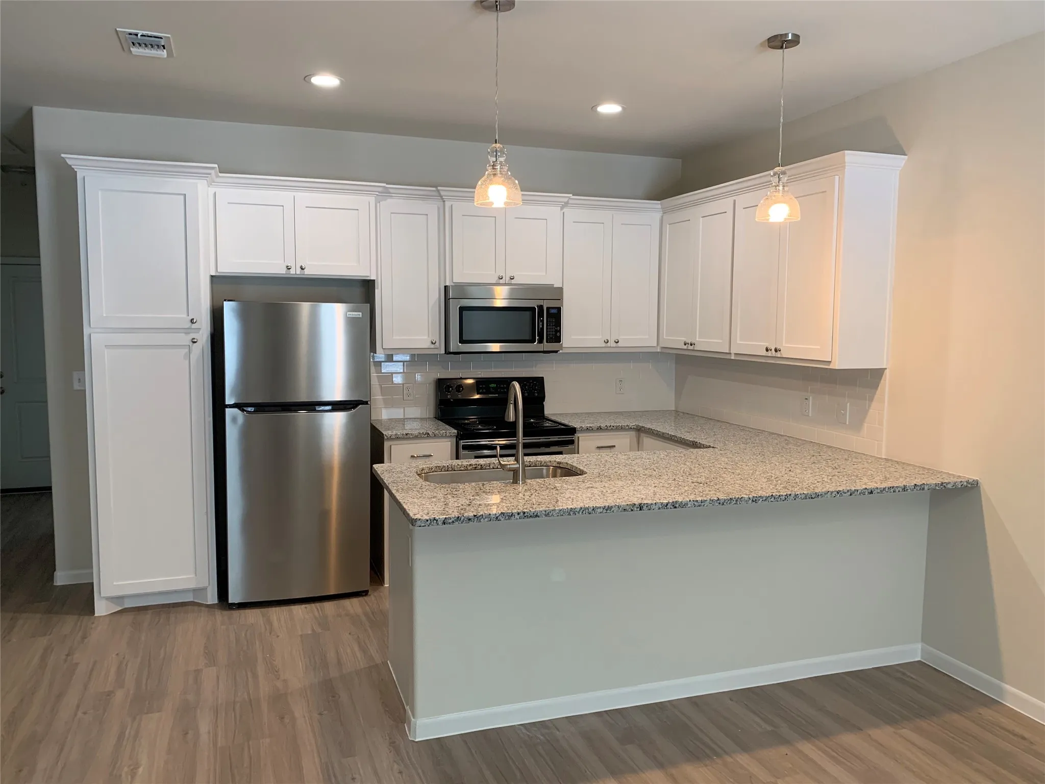 Duplex For Rent in Grayson County , 2317 N Hickory, Sherman, Texas 75092, 2 Bedrooms, 2 Bathrooms, Garage spaces, 951 Sqft, built in 2021, Price $1,250, mls#21303202, Real Estate Agent in Sherman, Homes For Rent in Grayson county, Homes For Rent in Sherman, Realtor in Sherman Texas, Real Estate Brokerage Independent Realty Texas, Luminita Cordes Realtor