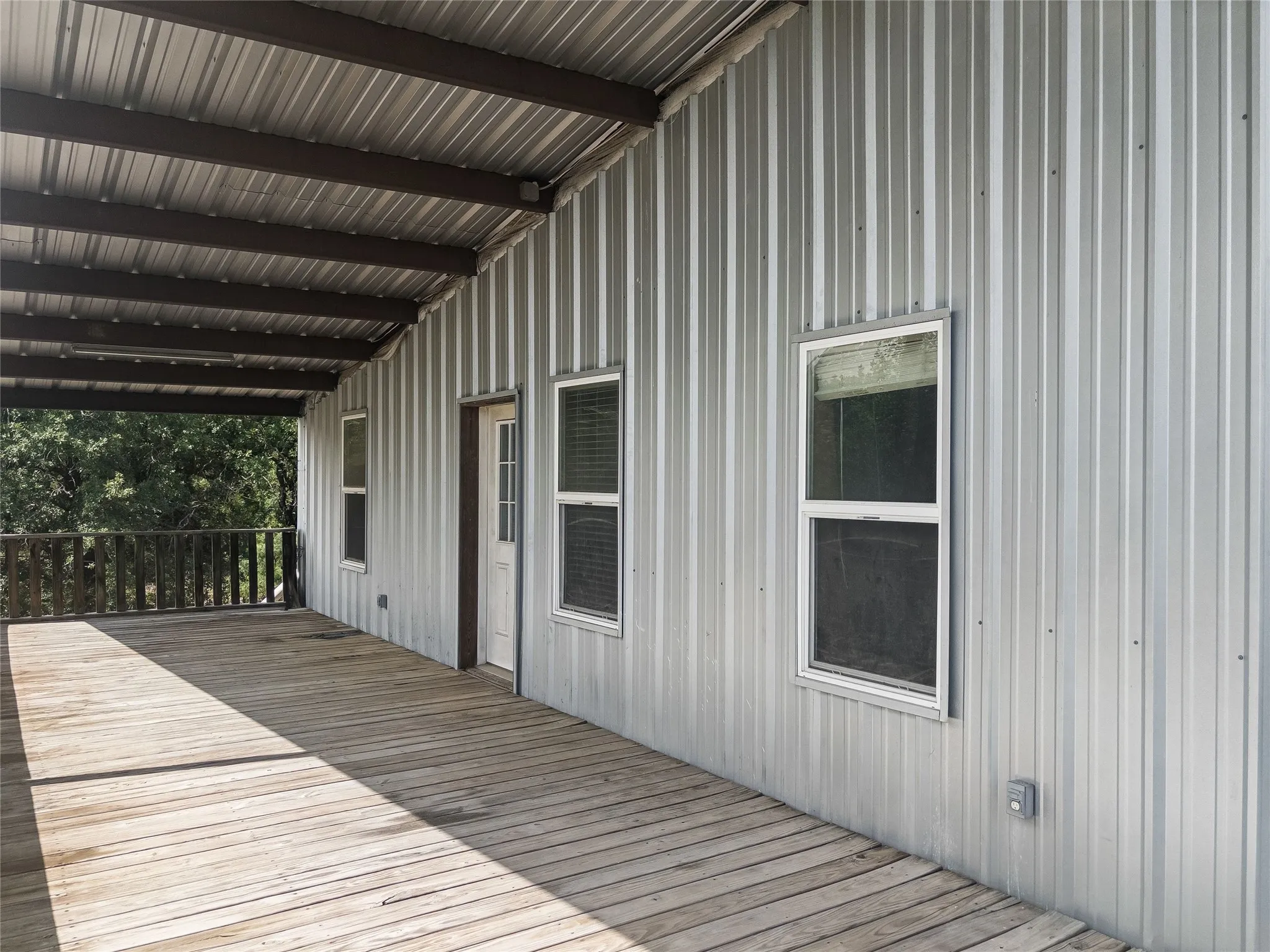 Farm For Sale in Hood County , 10405 Lipan Highway, Lipan, Texas 76462, 3 Bedroom, 2 Bathroom, Garage spaces, 1,200 Sqft, built in 2010, mls#21303074, Real Estate Agent in Lipan, Homes For Sale in Hood county, Homes For Sale in Lipan, Realtor in Lipan Texas, Real Estate Brokerage Independent Realty Texas, Luminita Cordes Realtor
