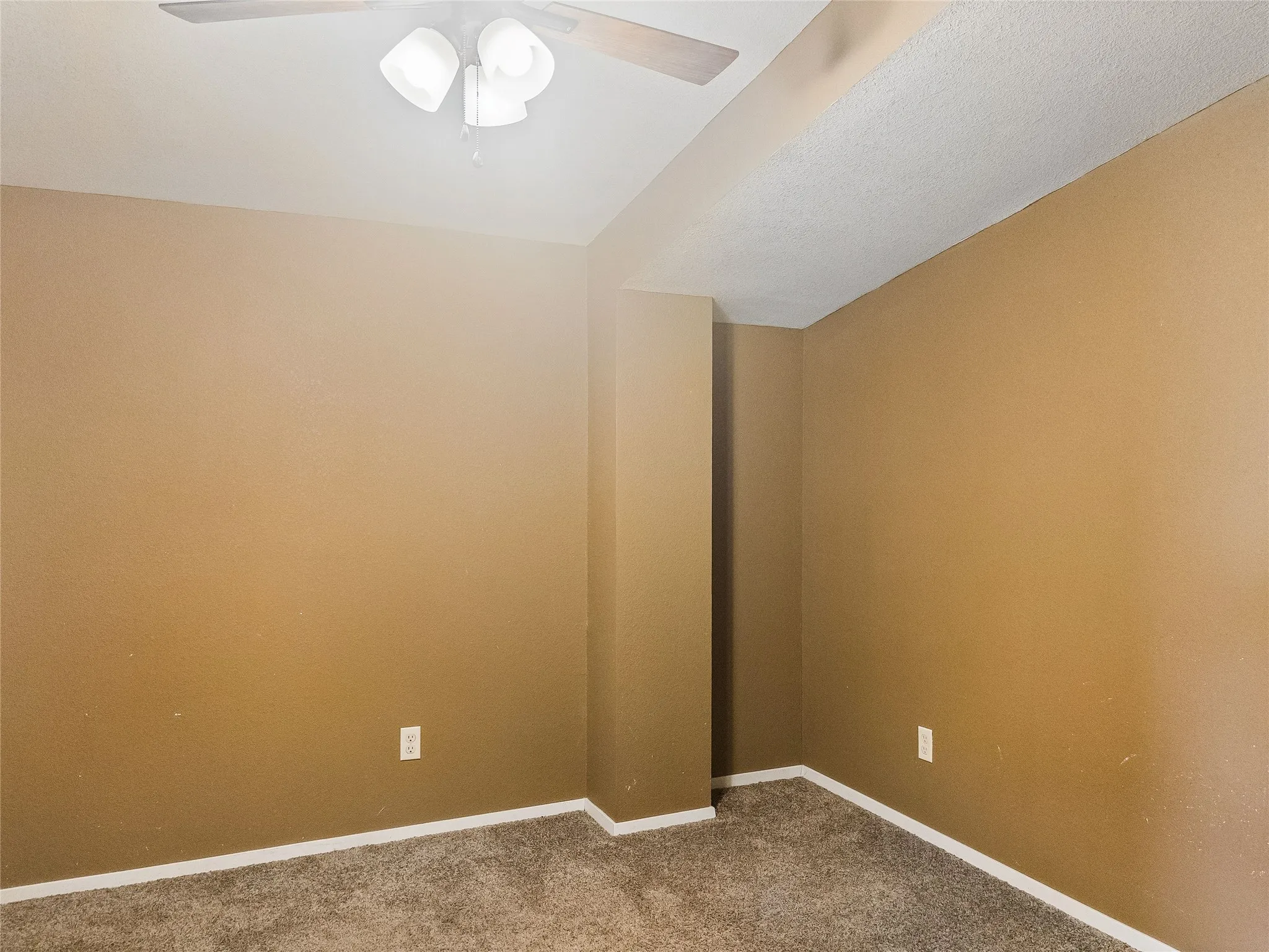 Farm For Sale in Hood County , 10405 Lipan Highway, Lipan, Texas 76462, 3 Bedroom, 2 Bathroom, Garage spaces, 1,200 Sqft, built in 2010, mls#21303074, Real Estate Agent in Lipan, Homes For Sale in Hood county, Homes For Sale in Lipan, Realtor in Lipan Texas, Real Estate Brokerage Independent Realty Texas, Luminita Cordes Realtor