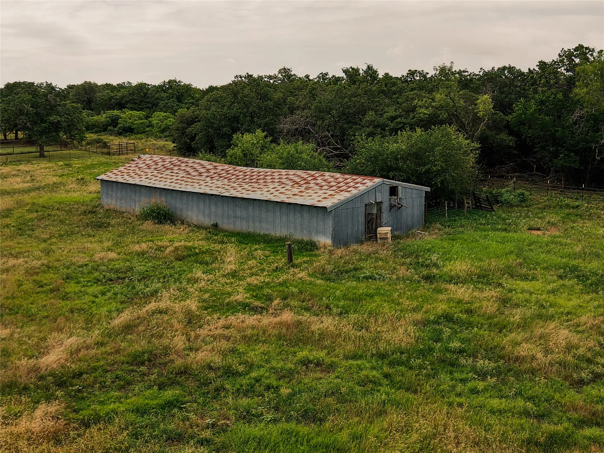 Farm For Sale in Hood County , 10405 Lipan Highway, Lipan, Texas 76462, 3 Bedroom, 2 Bathroom, Garage spaces, 1,200 Sqft, built in 2010, mls#21303074, Real Estate Agent in Lipan, Homes For Sale in Hood county, Homes For Sale in Lipan, Realtor in Lipan Texas, Real Estate Brokerage Independent Realty Texas, Luminita Cordes Realtor