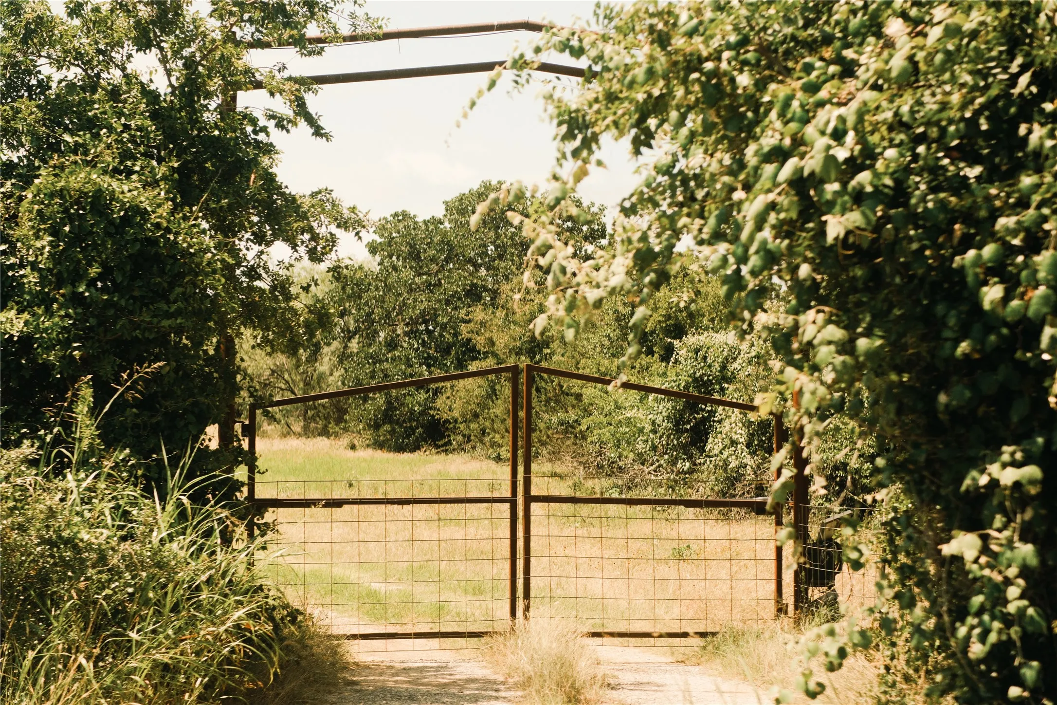 Farm For Sale in Hood County , 10405 Lipan Highway, Lipan, Texas 76462, 3 Bedroom, 2 Bathroom, Garage spaces, 1,200 Sqft, built in 2010, mls#21303074, Real Estate Agent in Lipan, Homes For Sale in Hood county, Homes For Sale in Lipan, Realtor in Lipan Texas, Real Estate Brokerage Independent Realty Texas, Luminita Cordes Realtor