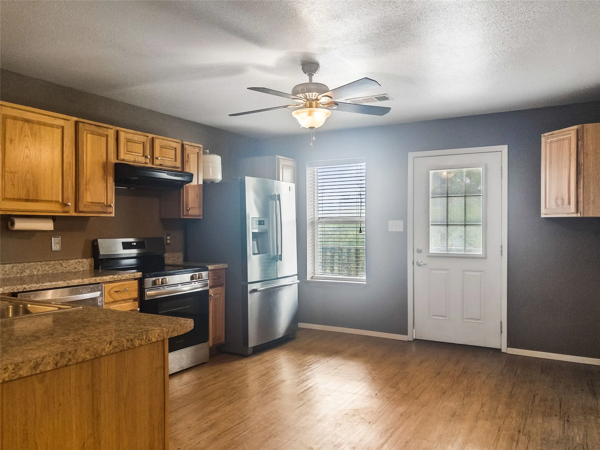 Farm For Sale in Hood County , 10405 Lipan Highway, Lipan, Texas 76462, 3 Bedroom, 2 Bathroom, Garage spaces, 1,200 Sqft, built in 2010, mls#21303074, Real Estate Agent in Lipan, Homes For Sale in Hood county, Homes For Sale in Lipan, Realtor in Lipan Texas, Real Estate Brokerage Independent Realty Texas, Luminita Cordes Realtor