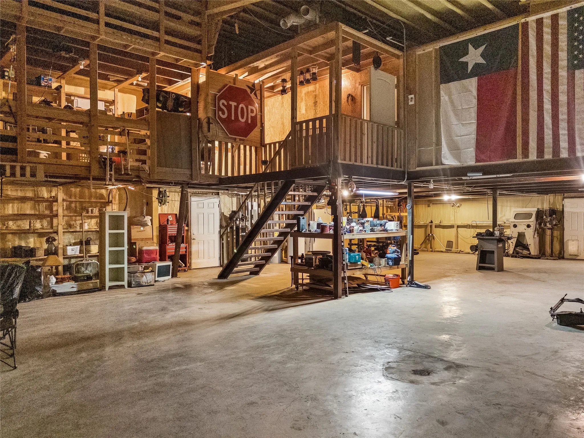 Farm For Sale in Hood County , 10405 Lipan Highway, Lipan, Texas 76462, 3 Bedroom, 2 Bathroom, Garage spaces, 1,200 Sqft, built in 2010, mls#21303074, Real Estate Agent in Lipan, Homes For Sale in Hood county, Homes For Sale in Lipan, Realtor in Lipan Texas, Real Estate Brokerage Independent Realty Texas, Luminita Cordes Realtor