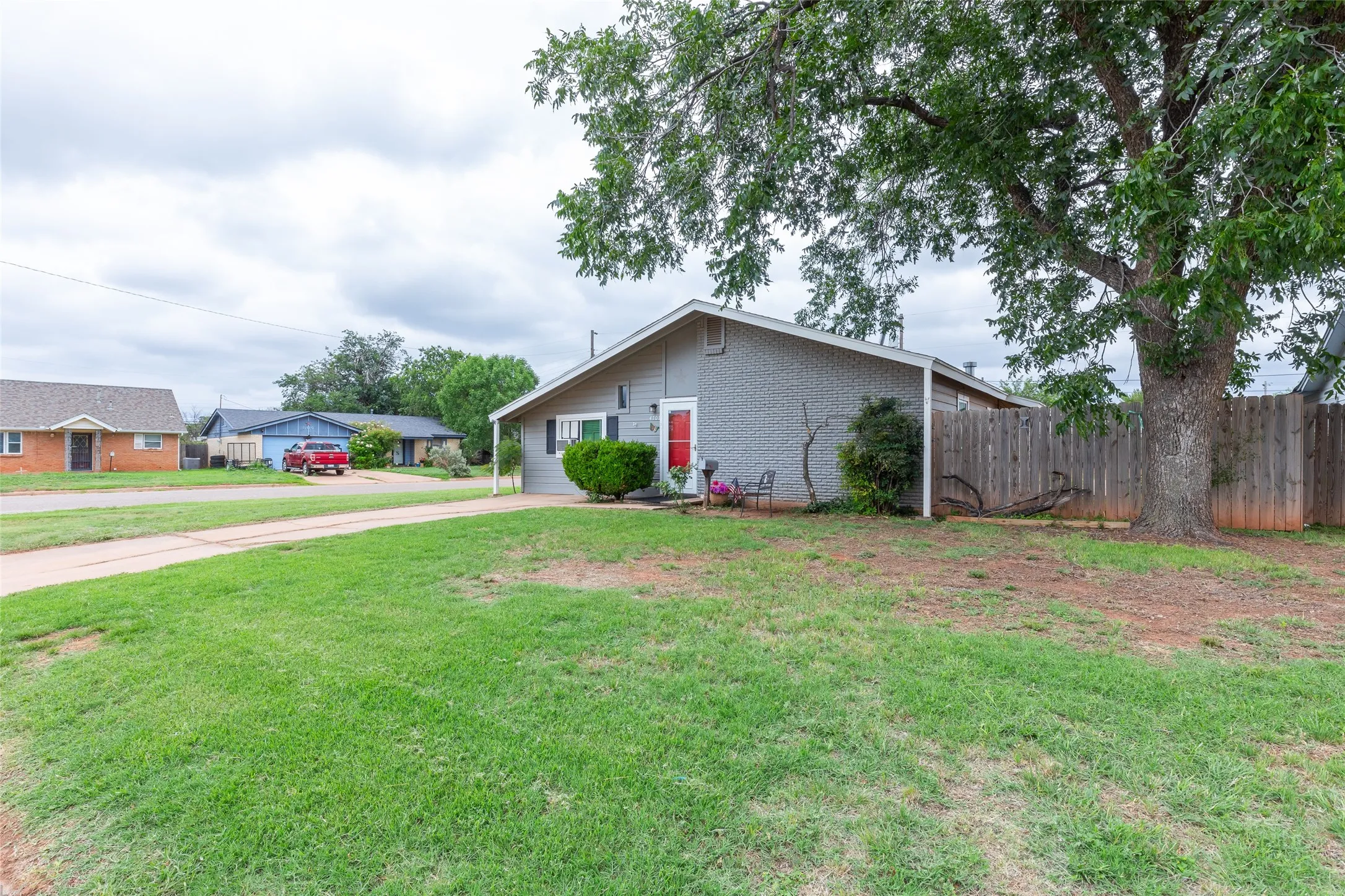 Single Family Residence For Sale in Taylor County , 4701 S 5th Street, Abilene, Texas 79605, 4 Bedroom, 2 Bathroom, Garage spaces, 1,470 Sqft, built in 1961, mls#21282976, Real Estate Agent in Abilene, Homes For Sale in Taylor county, Homes For Sale in Abilene, Realtor in Abilene Texas, Real Estate Brokerage Independent Realty Texas, Luminita Cordes Realtor