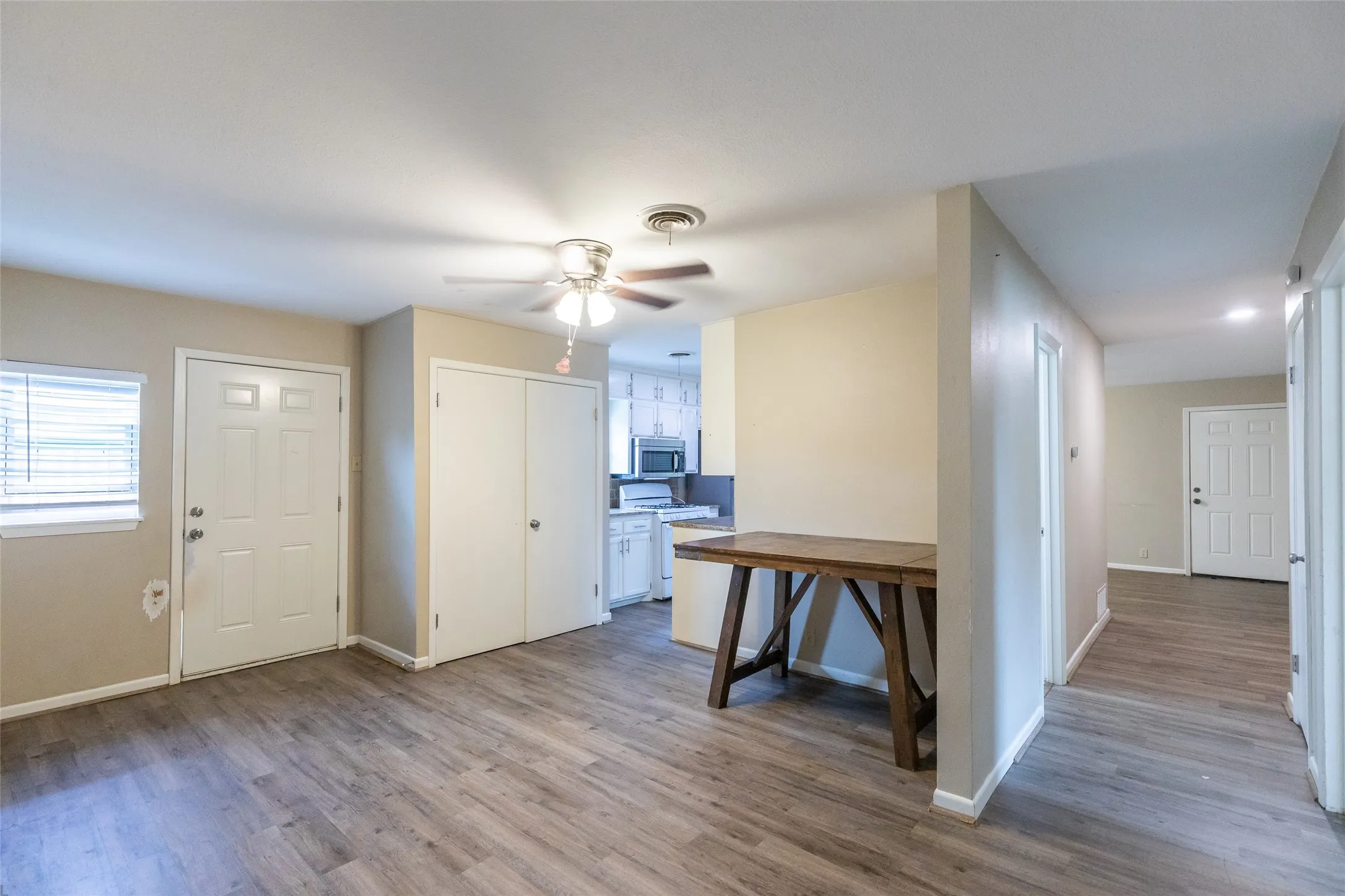 Single Family Residence For Sale in Taylor County , 4701 S 5th Street, Abilene, Texas 79605, 4 Bedroom, 2 Bathroom, Garage spaces, 1,470 Sqft, built in 1961, mls#21282976, Real Estate Agent in Abilene, Homes For Sale in Taylor county, Homes For Sale in Abilene, Realtor in Abilene Texas, Real Estate Brokerage Independent Realty Texas, Luminita Cordes Realtor