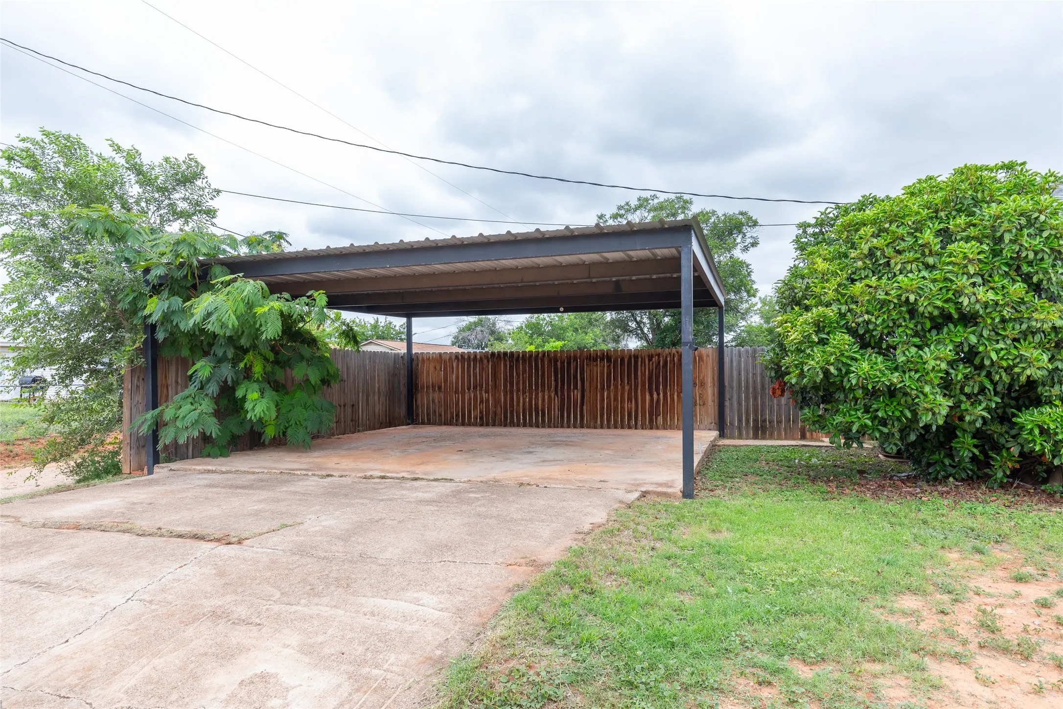 Single Family Residence For Sale in Taylor County , 4701 S 5th Street, Abilene, Texas 79605, 4 Bedroom, 2 Bathroom, Garage spaces, 1,470 Sqft, built in 1961, mls#21282976, Real Estate Agent in Abilene, Homes For Sale in Taylor county, Homes For Sale in Abilene, Realtor in Abilene Texas, Real Estate Brokerage Independent Realty Texas, Luminita Cordes Realtor