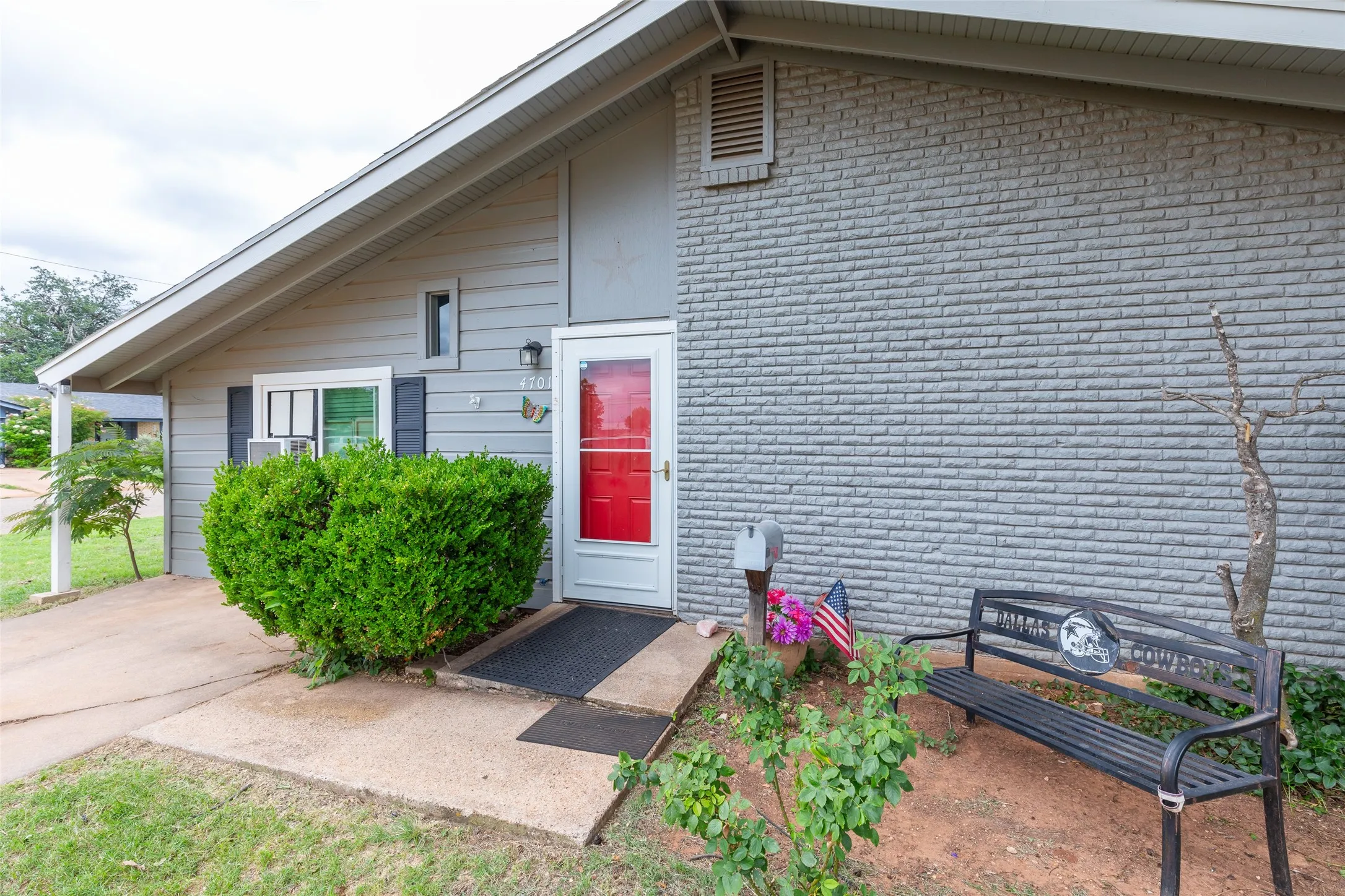Single Family Residence For Sale in Taylor County , 4701 S 5th Street, Abilene, Texas 79605, 4 Bedroom, 2 Bathroom, Garage spaces, 1,470 Sqft, built in 1961, mls#21282976, Real Estate Agent in Abilene, Homes For Sale in Taylor county, Homes For Sale in Abilene, Realtor in Abilene Texas, Real Estate Brokerage Independent Realty Texas, Luminita Cordes Realtor