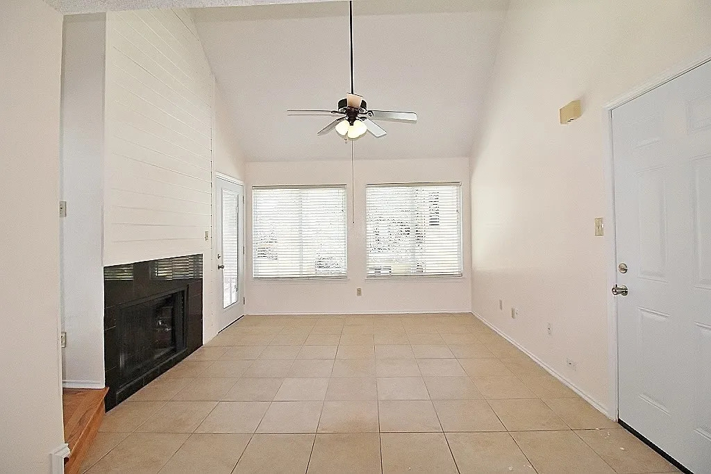Condominium For Rent in Tarrant County , 2301 Basil Drive F203, Arlington, Texas 76006, 2 Bedroom, 2 Bathroom, Garage spaces, 894 Sqft, built in 1981, mls#21303210, Real Estate Agent in Arlington, Homes For Rent in Tarrant county, Homes For Rent in Arlington, Realtor in Arlington Texas, Real Estate Brokerage Independent Realty Texas, Luminita Cordes Realtor