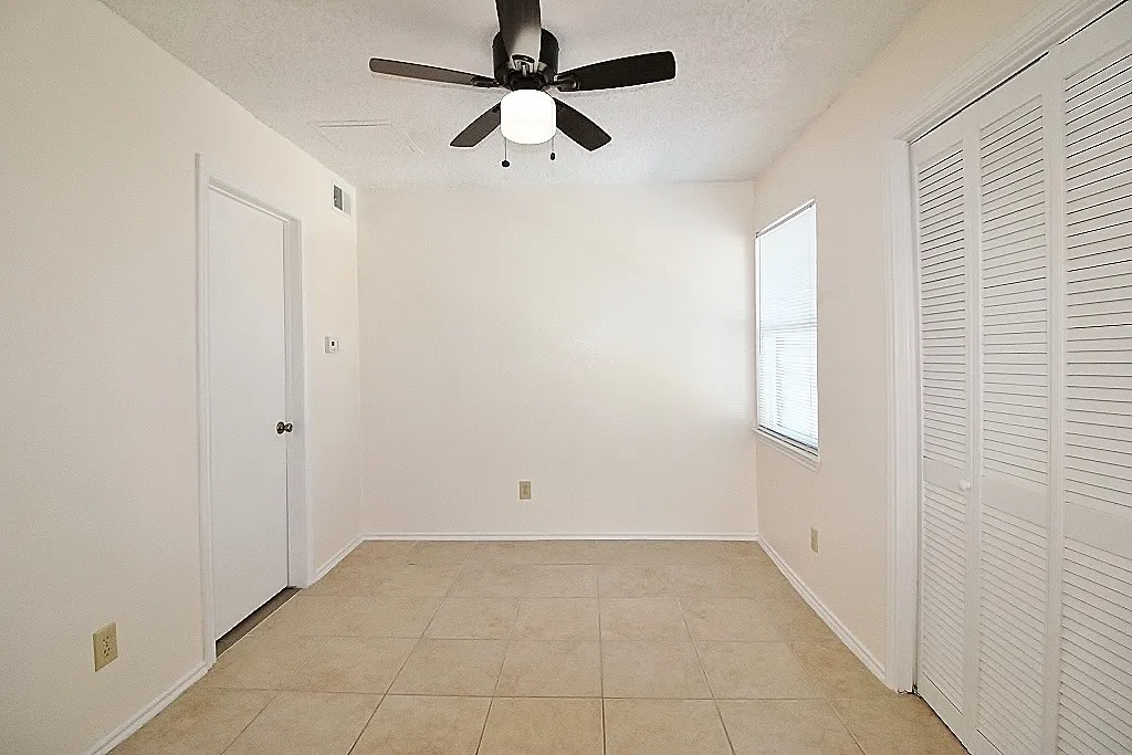 Condominium For Rent in Tarrant County , 2301 Basil Drive F203, Arlington, Texas 76006, 2 Bedroom, 2 Bathroom, Garage spaces, 894 Sqft, built in 1981, mls#21303210, Real Estate Agent in Arlington, Homes For Rent in Tarrant county, Homes For Rent in Arlington, Realtor in Arlington Texas, Real Estate Brokerage Independent Realty Texas, Luminita Cordes Realtor