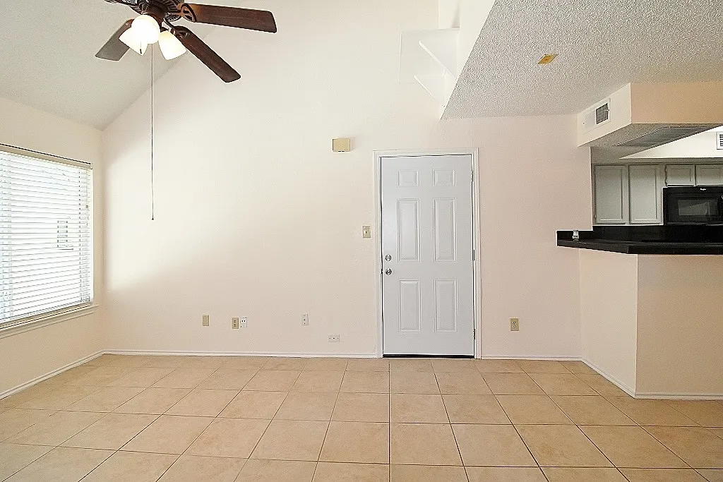 Condominium For Rent in Tarrant County , 2301 Basil Drive F203, Arlington, Texas 76006, 2 Bedroom, 2 Bathroom, Garage spaces, 894 Sqft, built in 1981, mls#21303210, Real Estate Agent in Arlington, Homes For Rent in Tarrant county, Homes For Rent in Arlington, Realtor in Arlington Texas, Real Estate Brokerage Independent Realty Texas, Luminita Cordes Realtor
