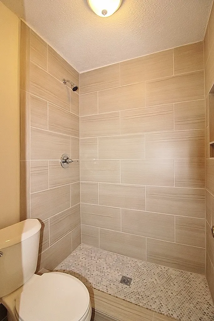 Condominium For Rent in Tarrant County , 2301 Basil Drive F203, Arlington, Texas 76006, 2 Bedroom, 2 Bathroom, Garage spaces, 894 Sqft, built in 1981, mls#21303210, Real Estate Agent in Arlington, Homes For Rent in Tarrant county, Homes For Rent in Arlington, Realtor in Arlington Texas, Real Estate Brokerage Independent Realty Texas, Luminita Cordes Realtor